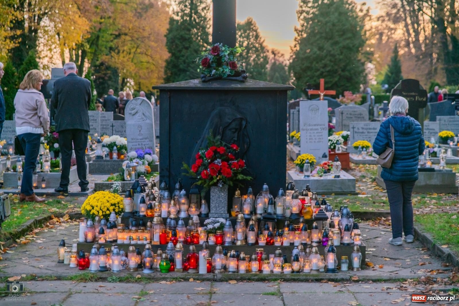 Zdjęcie w galerii na portalu naszraciborz.pl: Uroczystość Wszystkich Świętych na cmentarzu Jeruzalem w Raciborzu [FOTO i WIDEO] wiadomości z regionu