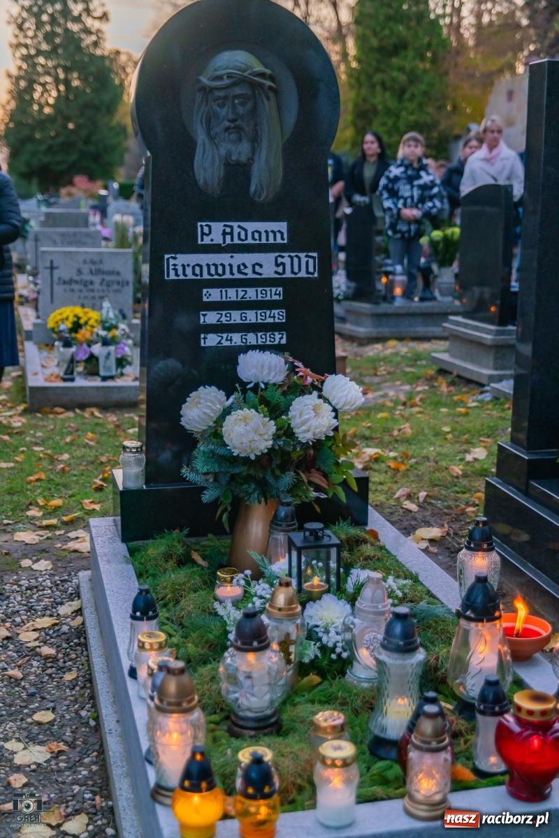 Zdjęcie w galerii na portalu naszraciborz.pl: Uroczystość Wszystkich Świętych na cmentarzu Jeruzalem w Raciborzu [FOTO i WIDEO] wiadomości z regionu