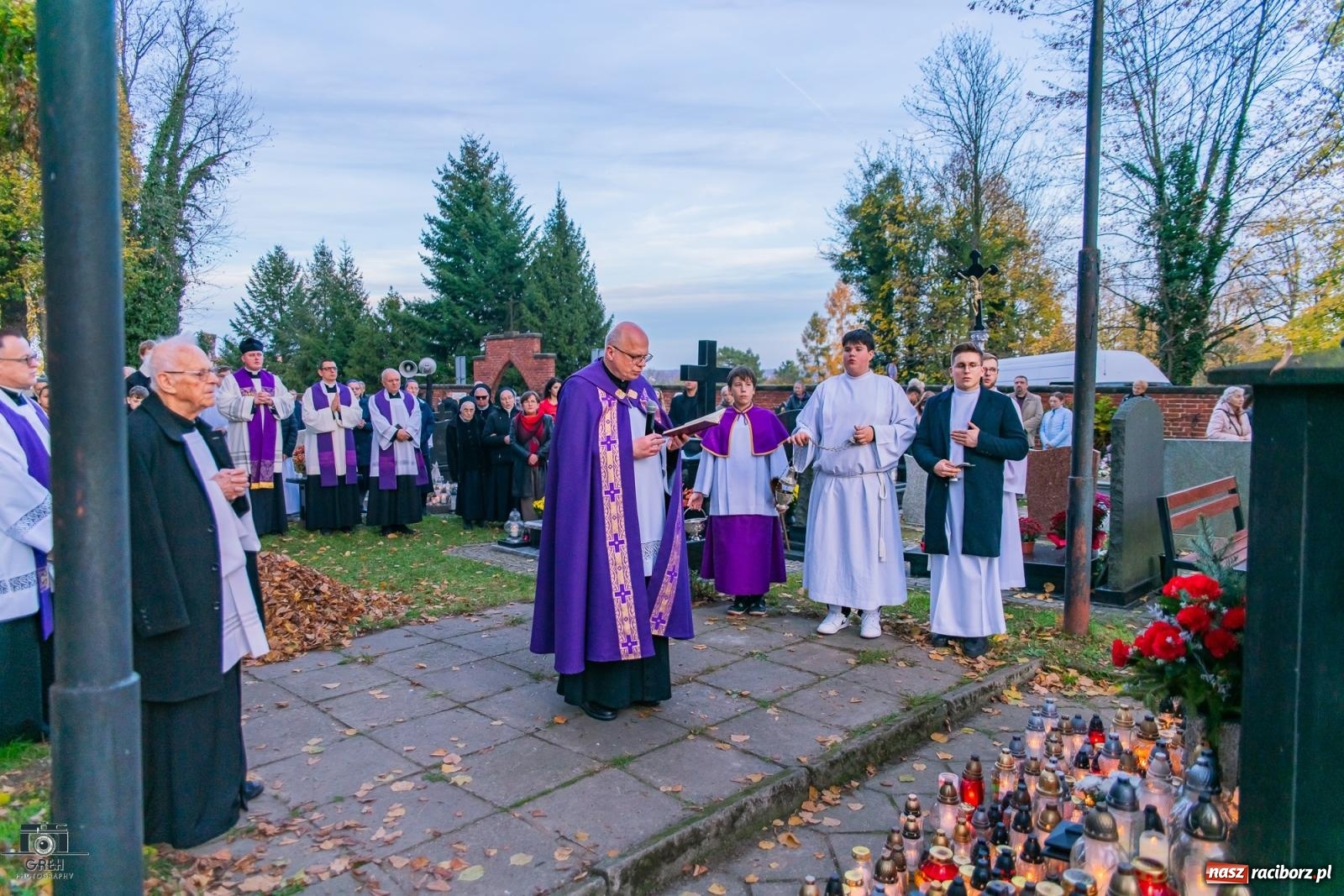 Zdjęcie w galerii na portalu naszraciborz.pl: Uroczystość Wszystkich Świętych na cmentarzu Jeruzalem w Raciborzu [FOTO i WIDEO] wiadomości z regionu