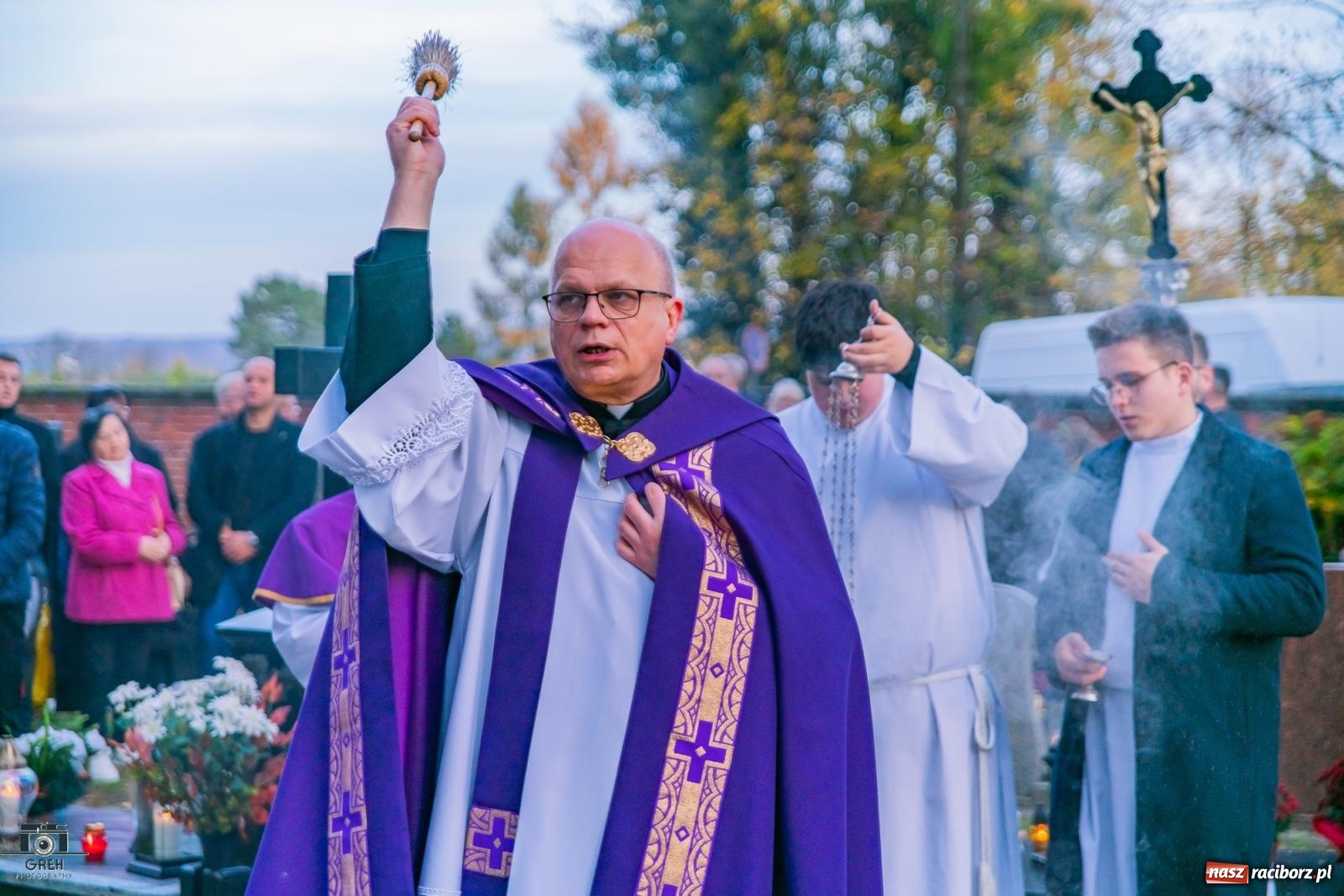 Zdjęcie w galerii na portalu naszraciborz.pl: Uroczystość Wszystkich Świętych na cmentarzu Jeruzalem w Raciborzu [FOTO i WIDEO] wiadomości z regionu