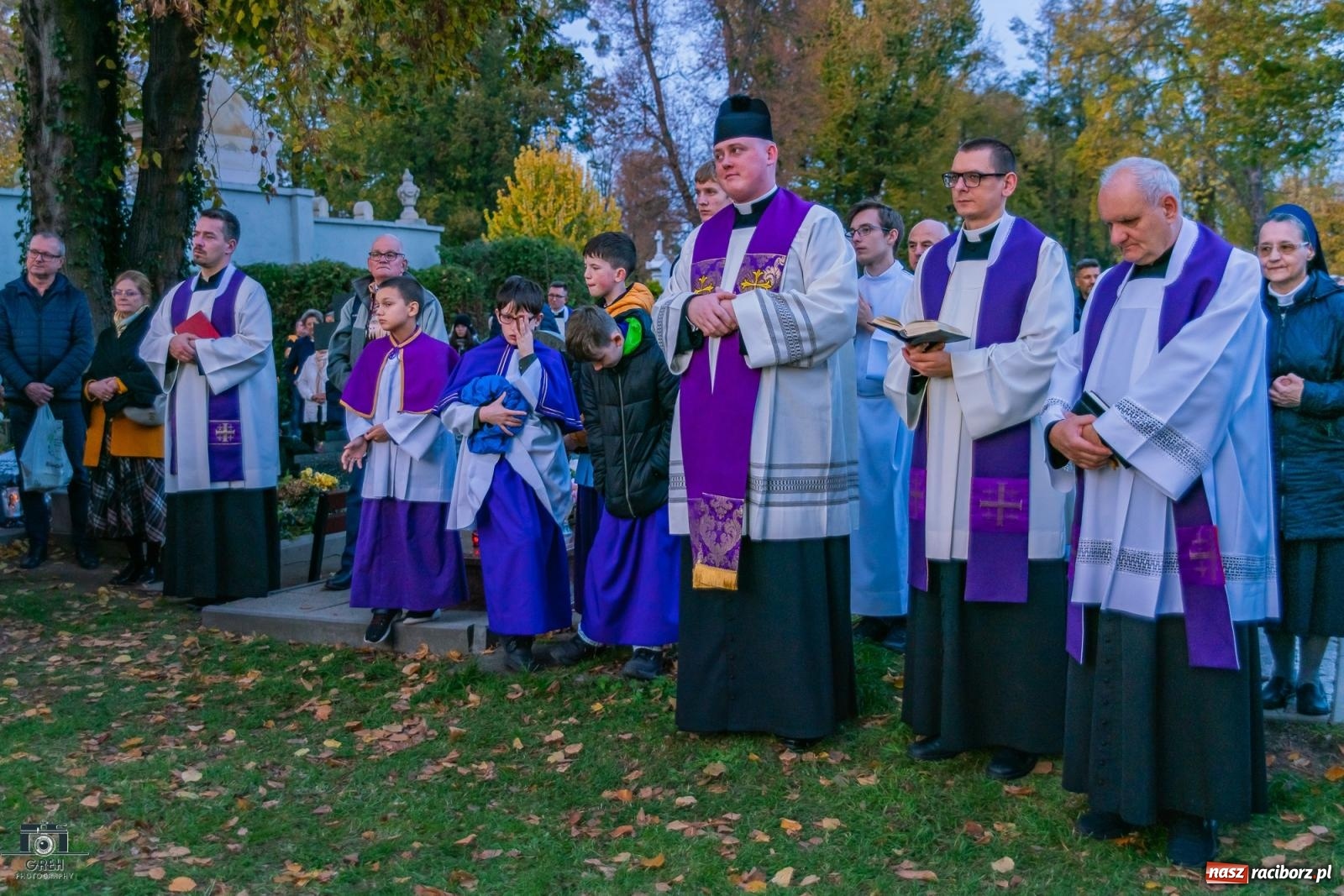 Zdjęcie w galerii na portalu naszraciborz.pl: Uroczystość Wszystkich Świętych na cmentarzu Jeruzalem w Raciborzu [FOTO i WIDEO] wiadomości z regionu