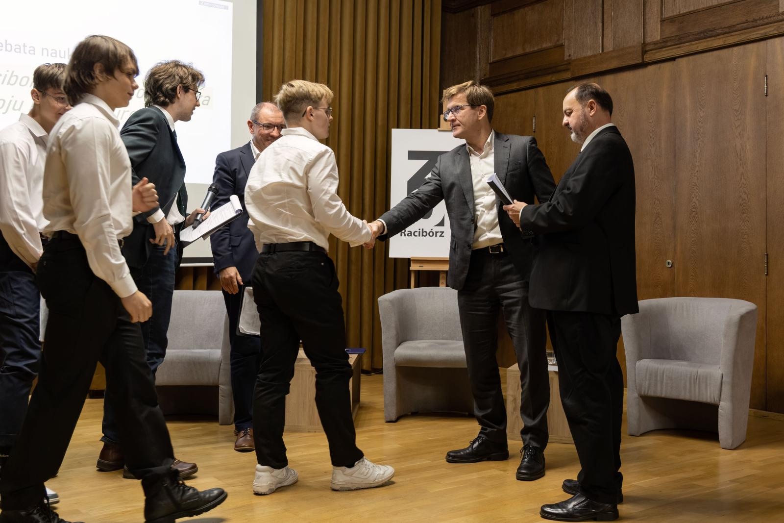 Zdjęcie w galerii na portalu naszraciborz.pl: Różne drogi, wspólne pytania o przyszłość Górnego Śląska i Raciborza wiadomości z regionu