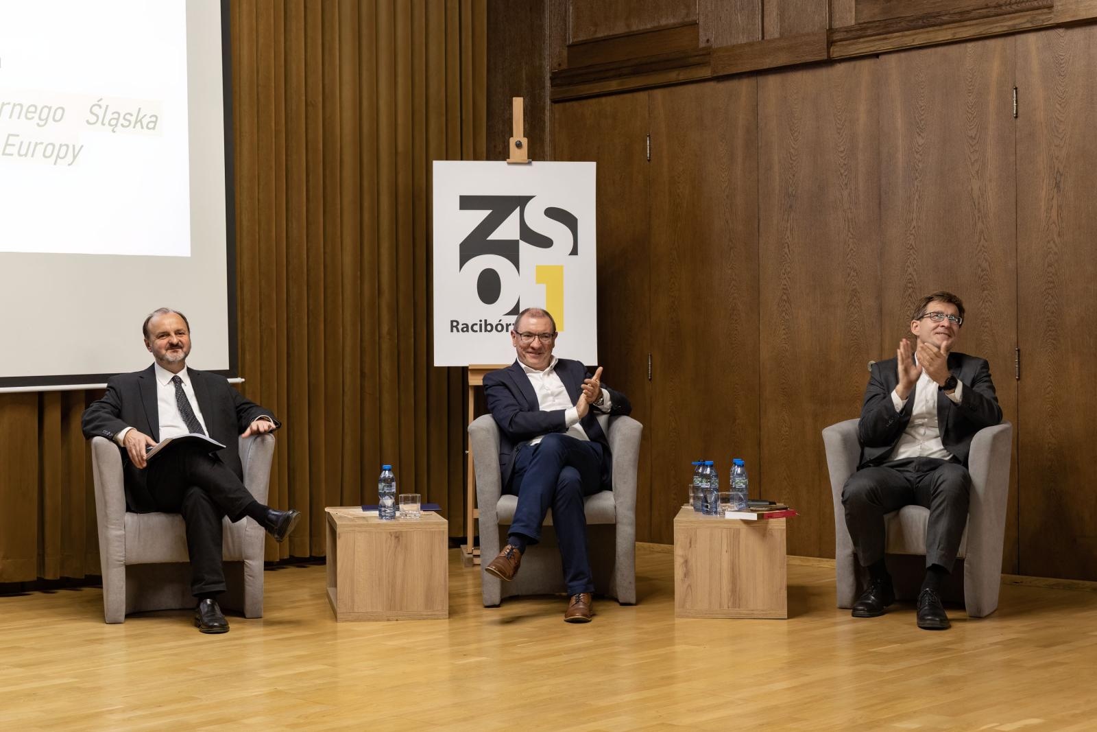 Zdjęcie w galerii na portalu naszraciborz.pl: Różne drogi, wspólne pytania o przyszłość Górnego Śląska i Raciborza wiadomości z regionu