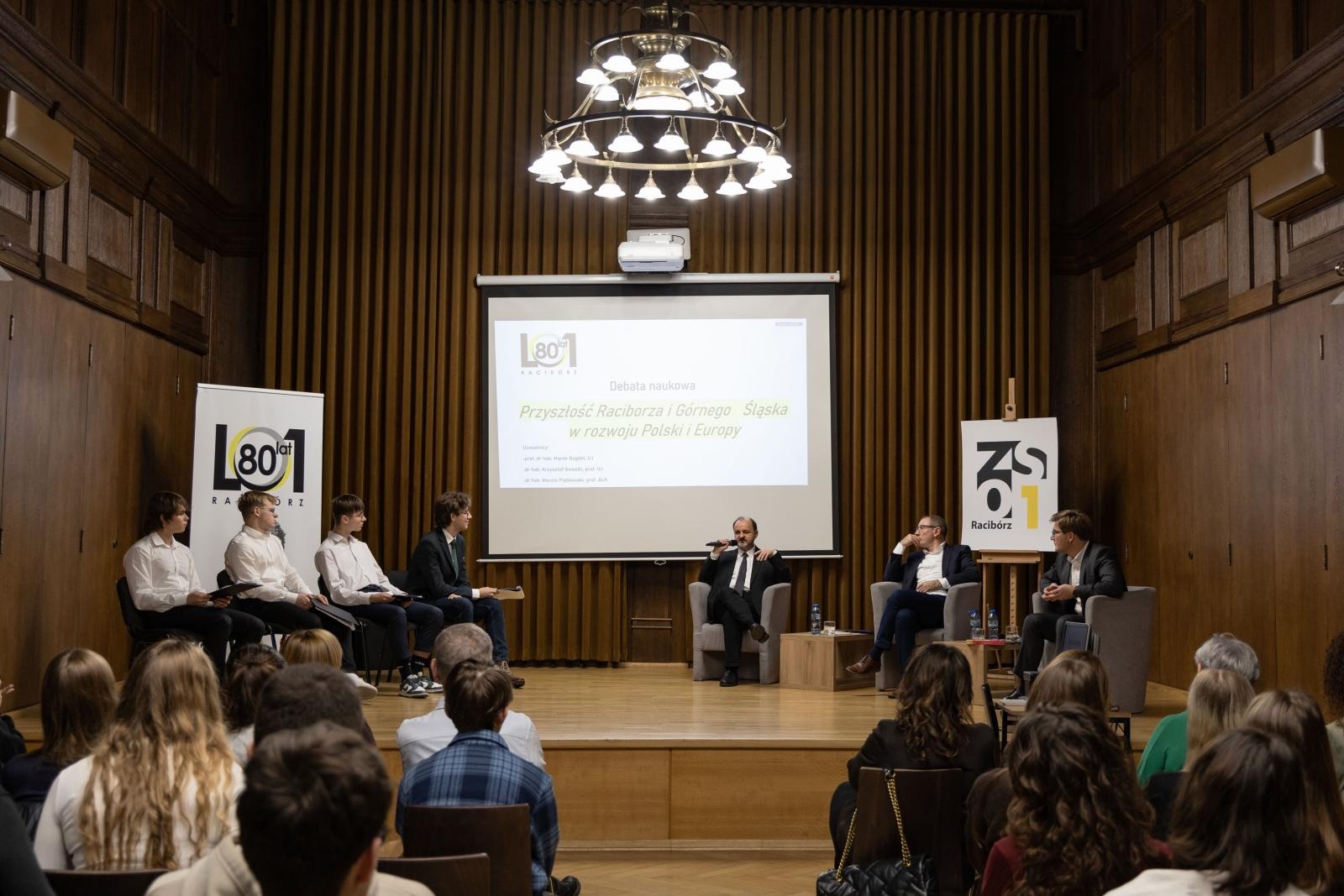 Zdjęcie w galerii na portalu naszraciborz.pl: Różne drogi, wspólne pytania o przyszłość Górnego Śląska i Raciborza wiadomości z regionu