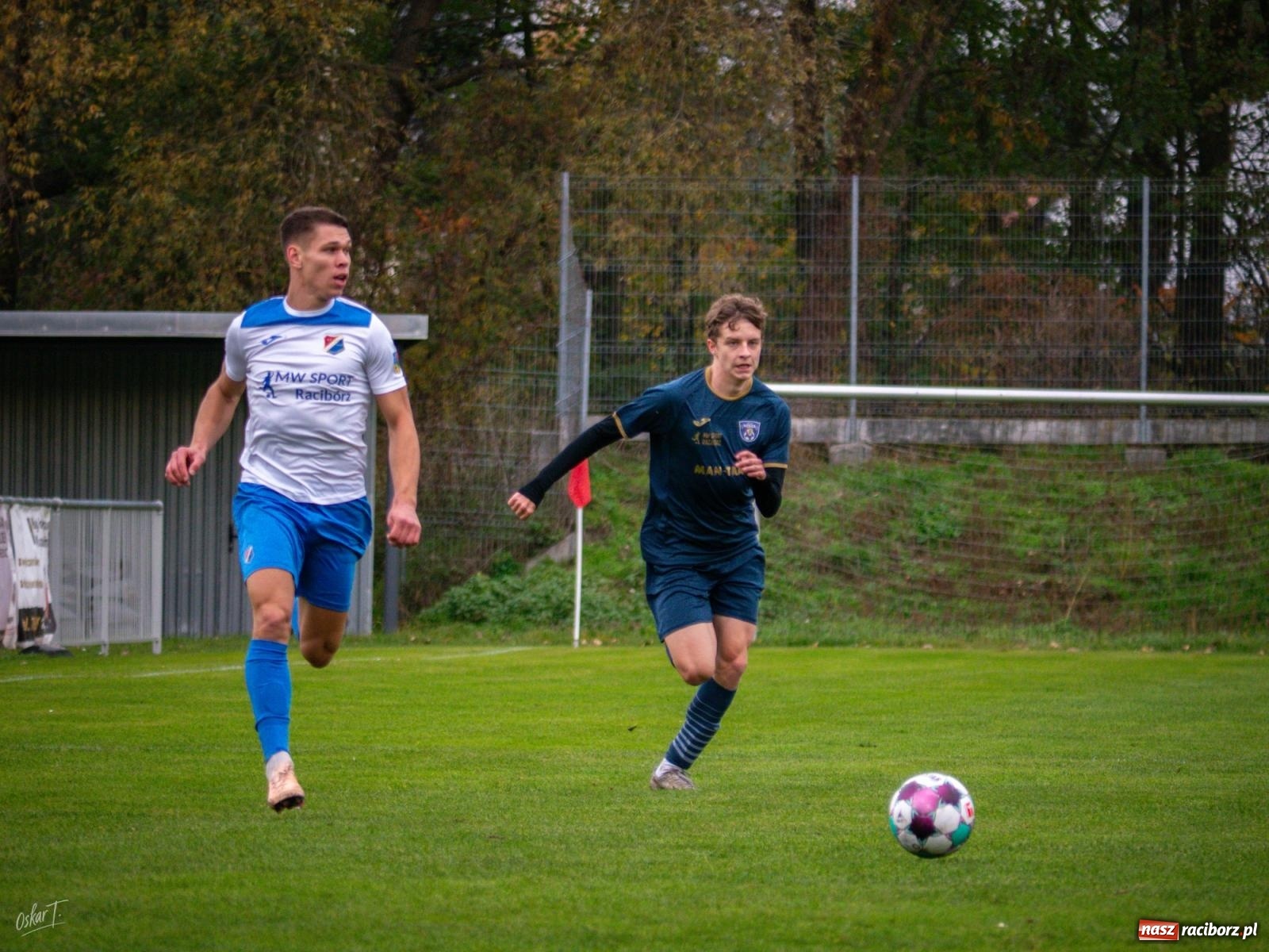 Zdjęcie w galerii na portalu naszraciborz.pl: Kolejarz z Chałupek rozjechał Nędzę [FOTO] wiadomości z regionu