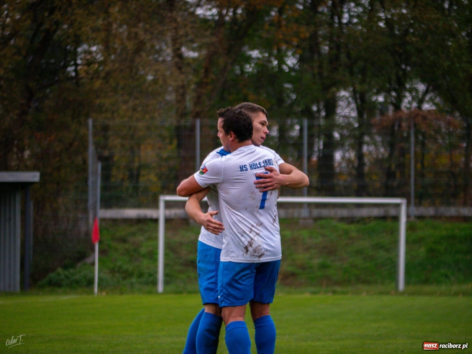 Zdjęcie w galerii na portalu naszraciborz.pl: Kolejarz z Chałupek rozjechał Nędzę [FOTO] wiadomości z regionu