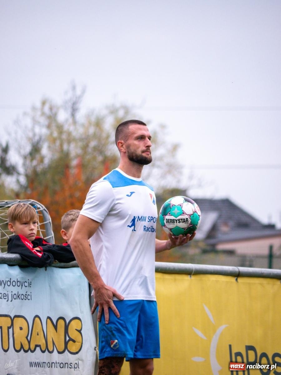 Zdjęcie w galerii na portalu naszraciborz.pl: Kolejarz z Chałupek rozjechał Nędzę [FOTO] wiadomości z regionu