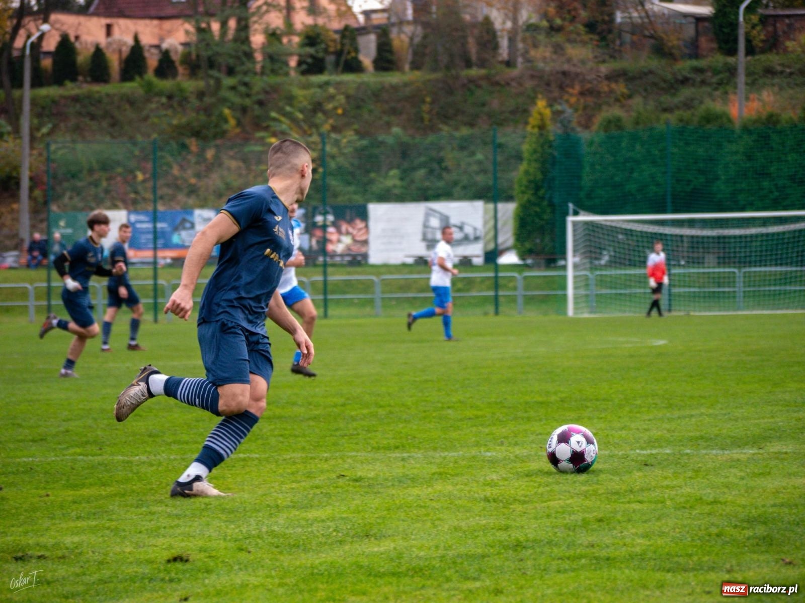 Zdjęcie w galerii na portalu naszraciborz.pl: Kolejarz z Chałupek rozjechał Nędzę [FOTO] wiadomości z regionu