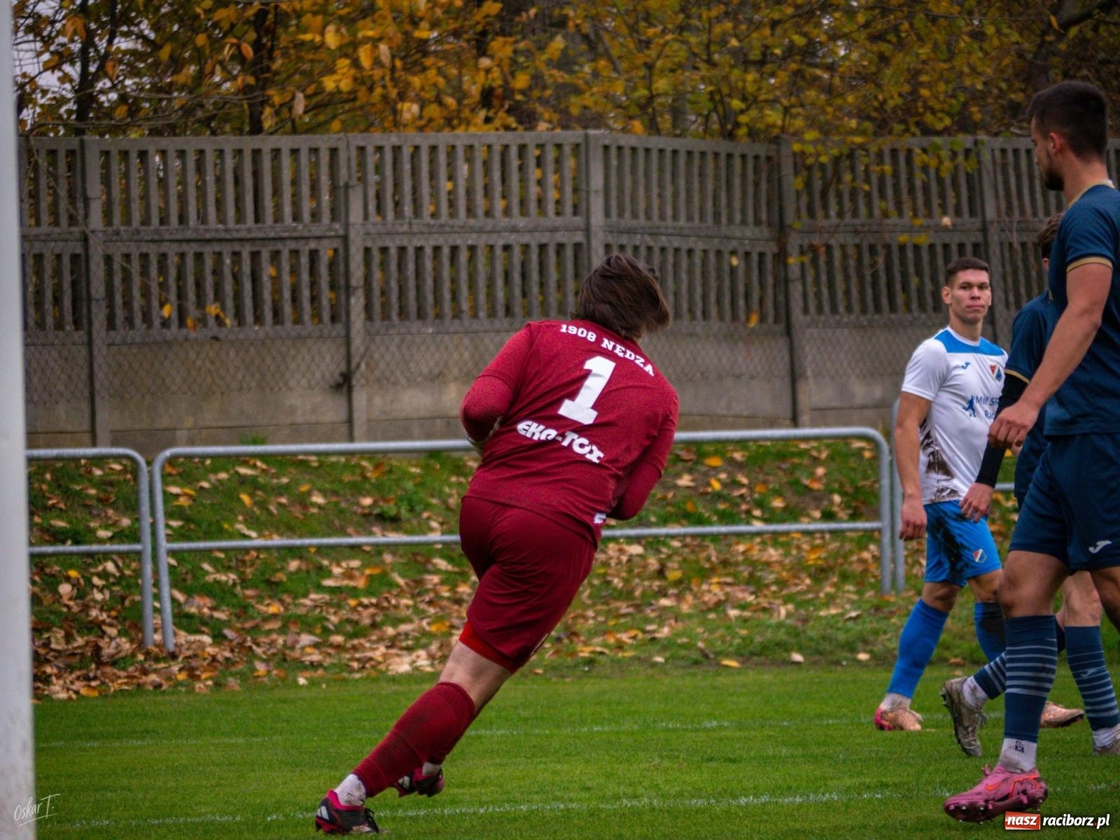 Zdjęcie w galerii na portalu naszraciborz.pl: Kolejarz z Chałupek rozjechał Nędzę [FOTO] wiadomości z regionu