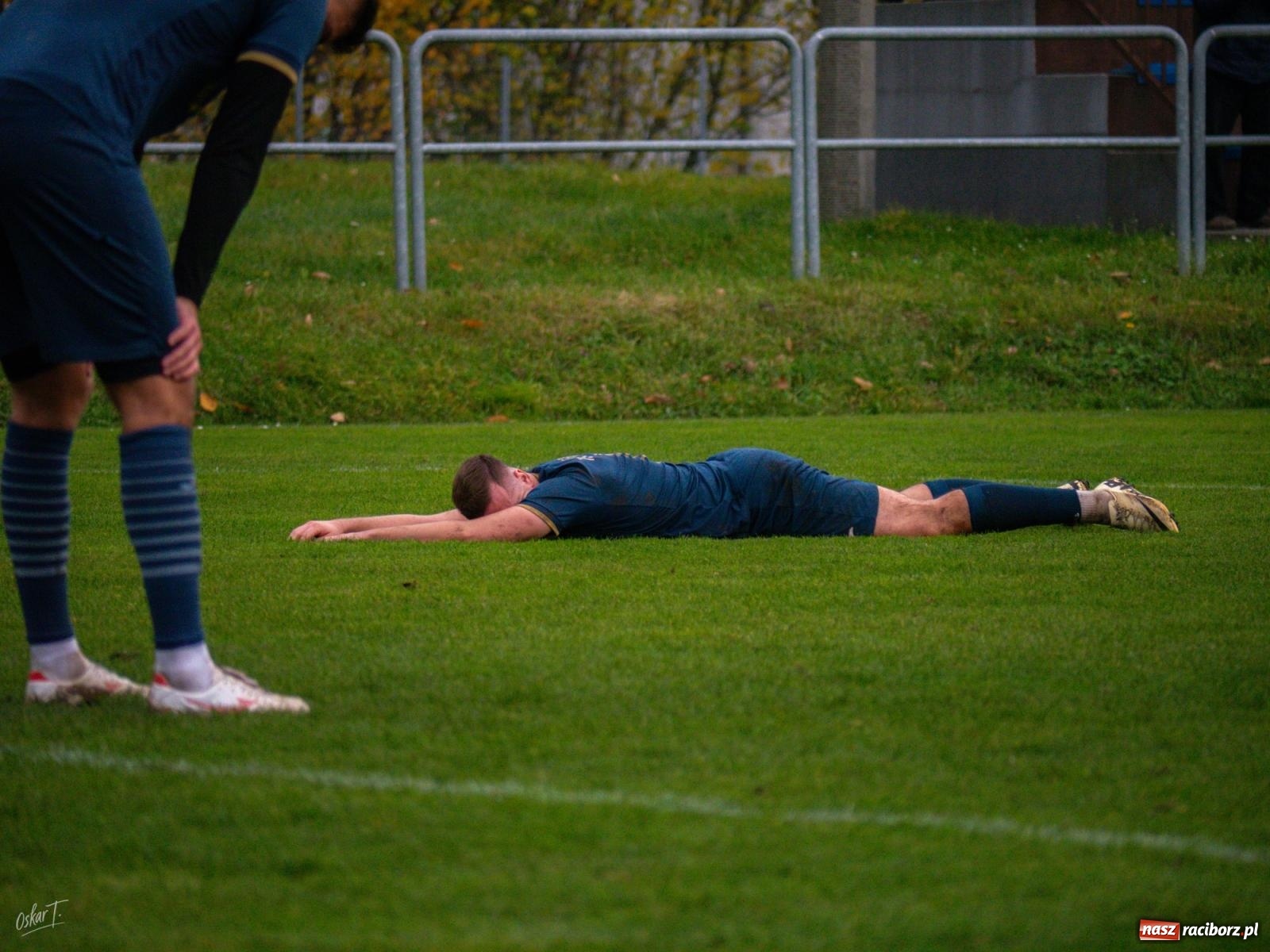 Zdjęcie w galerii na portalu naszraciborz.pl: Kolejarz z Chałupek rozjechał Nędzę [FOTO] wiadomości z regionu