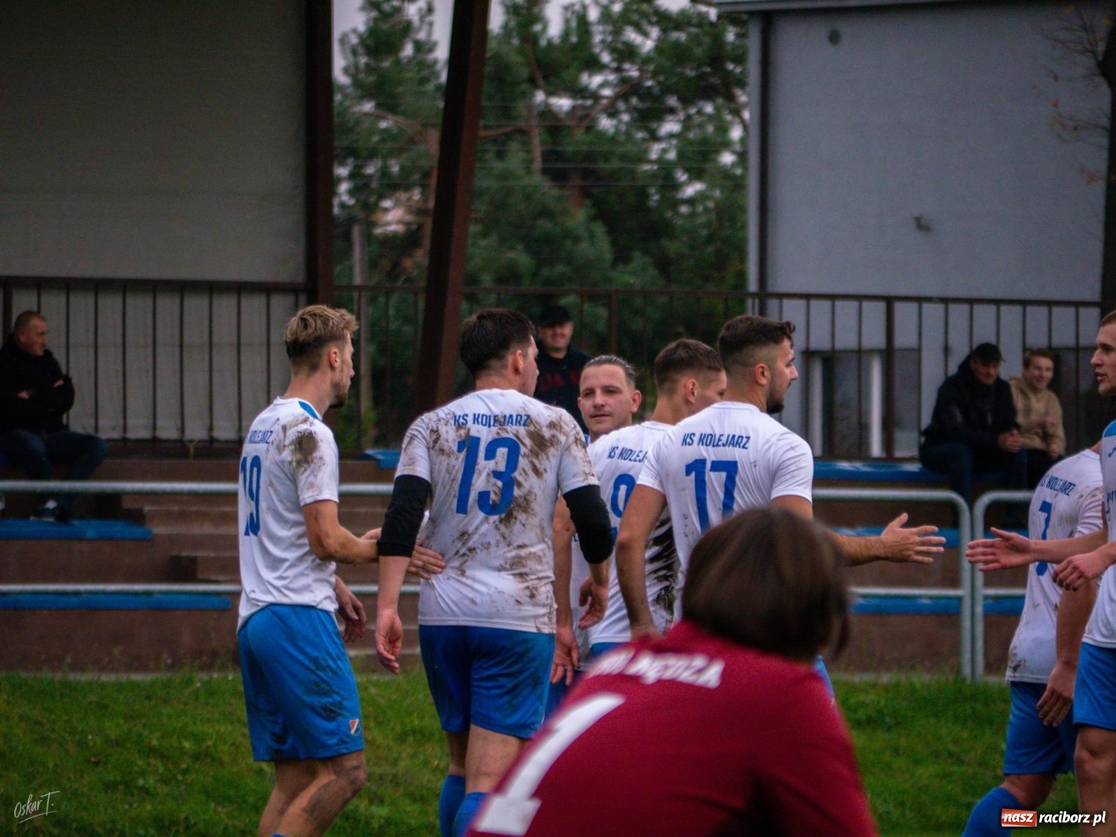 Zdjęcie w galerii na portalu naszraciborz.pl: Kolejarz z Chałupek rozjechał Nędzę [FOTO] wiadomości z regionu