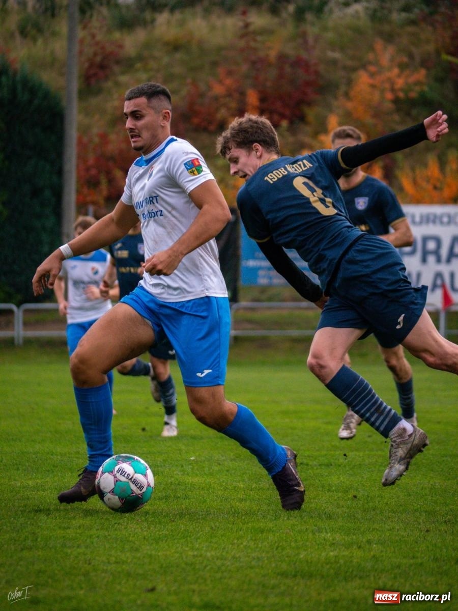 Zdjęcie w galerii na portalu naszraciborz.pl: Kolejarz z Chałupek rozjechał Nędzę [FOTO] wiadomości z regionu