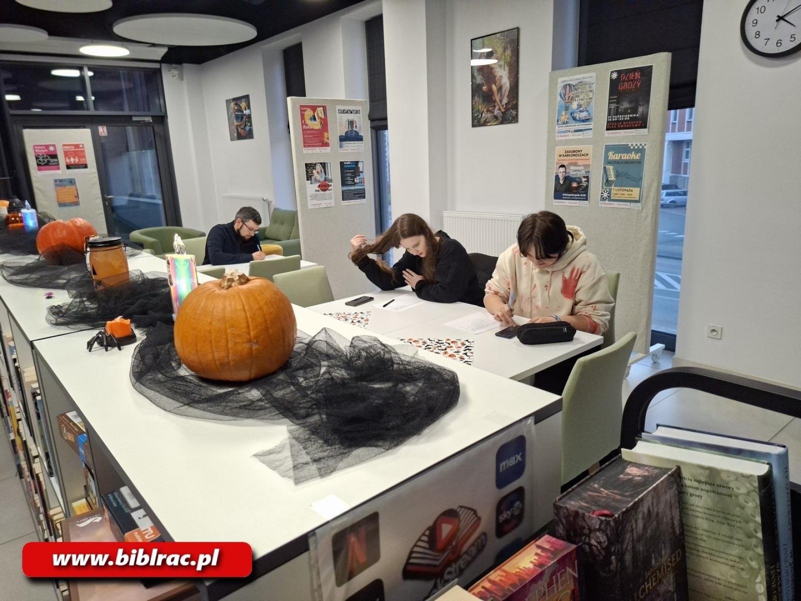 Zdjęcie w galerii na portalu naszraciborz.pl: Dzień Grozy na Stacji Młodych wiadomości z regionu