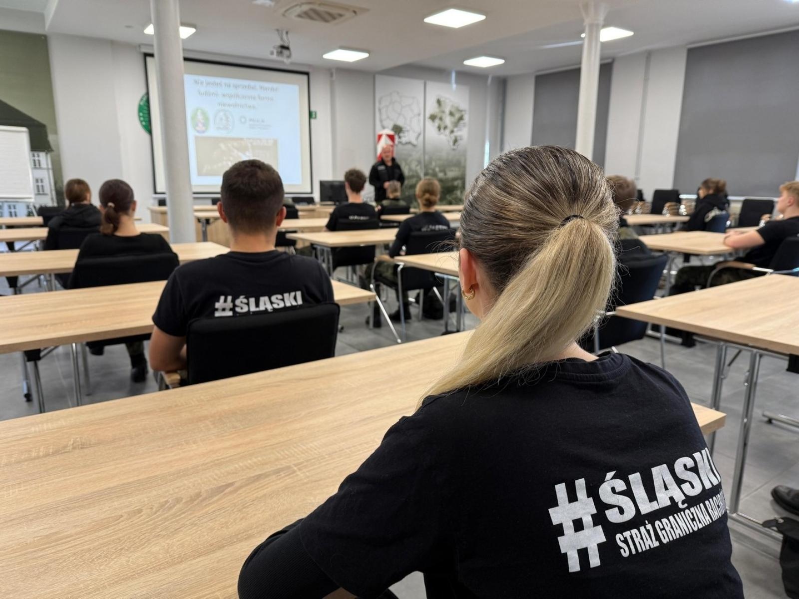 Zdjęcie w galerii na portalu naszraciborz.pl: Każdy może zostać ofiarą handlu ludźmi. SG uświadamia młodzieży zagrożenia wiadomości z regionu