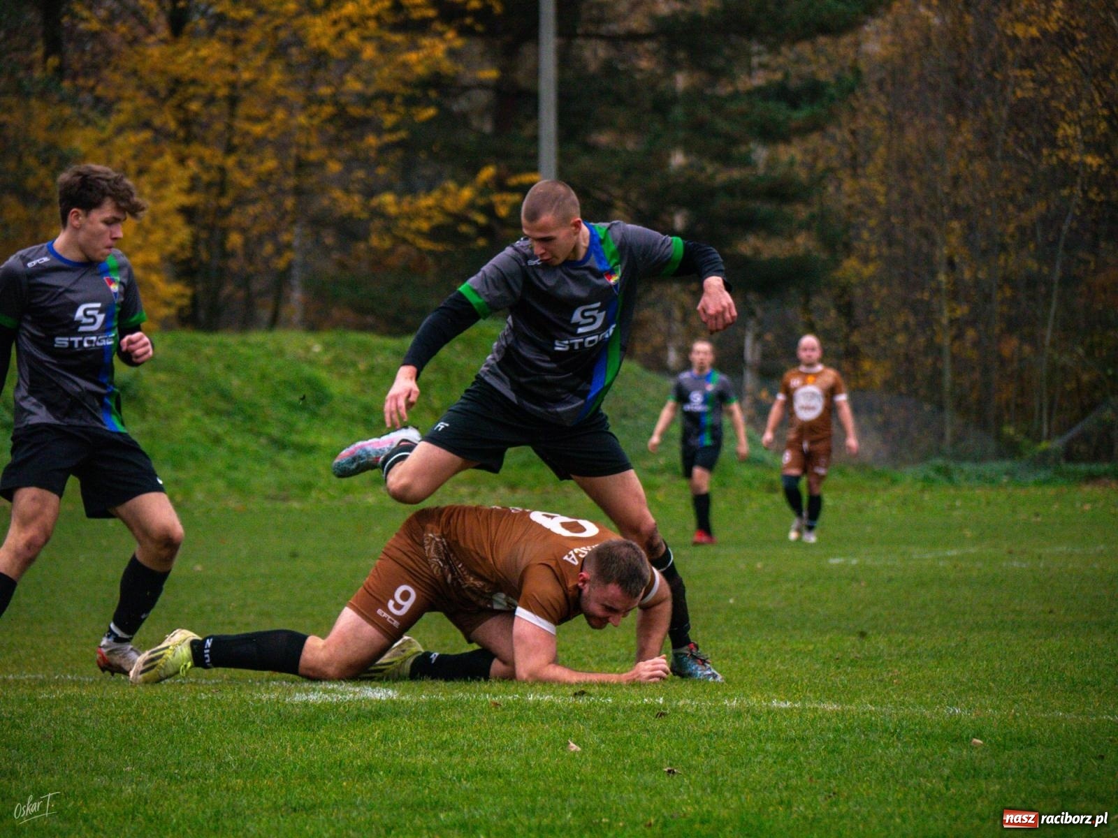 Zdjęcie w galerii na portalu naszraciborz.pl: Remontada w Górkach Śląskich. Rezerwy Zameczku odwróciły losy meczu [FOTO] wiadomości z regionu