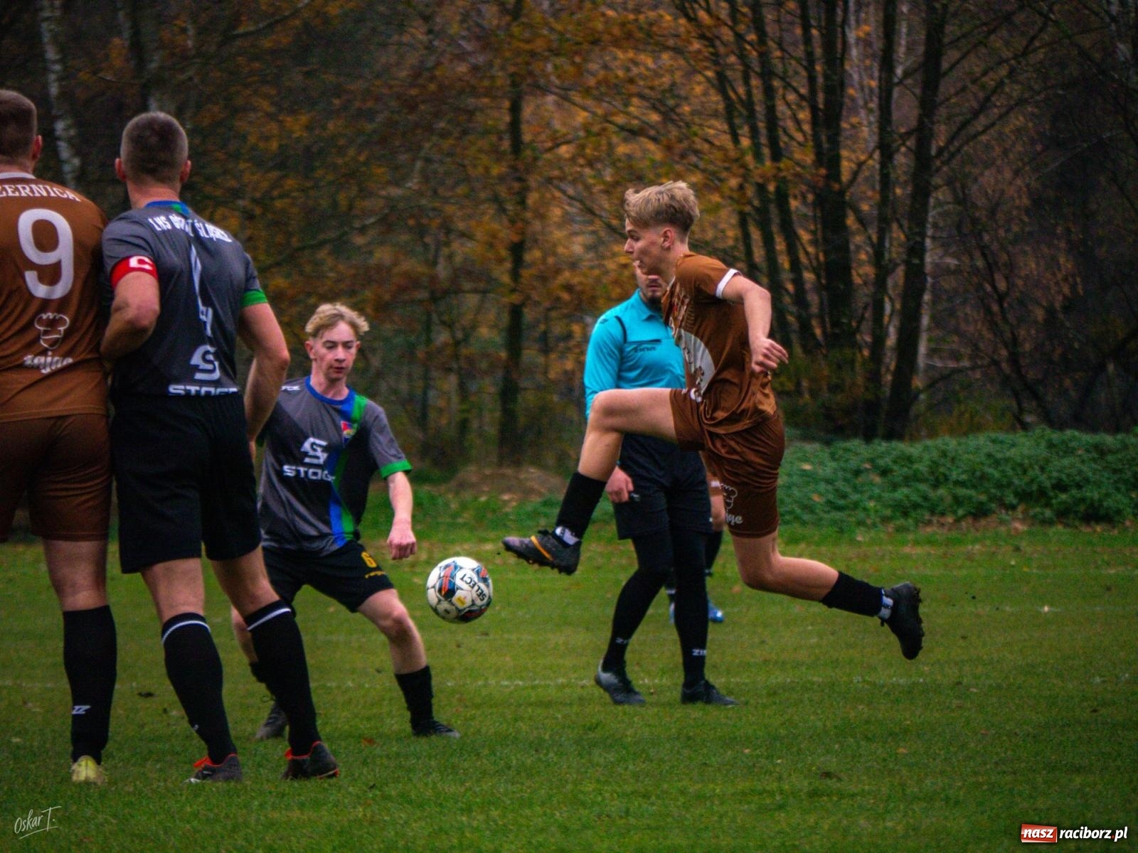Zdjęcie w galerii na portalu naszraciborz.pl: Remontada w Górkach Śląskich. Rezerwy Zameczku odwróciły losy meczu [FOTO] wiadomości z regionu