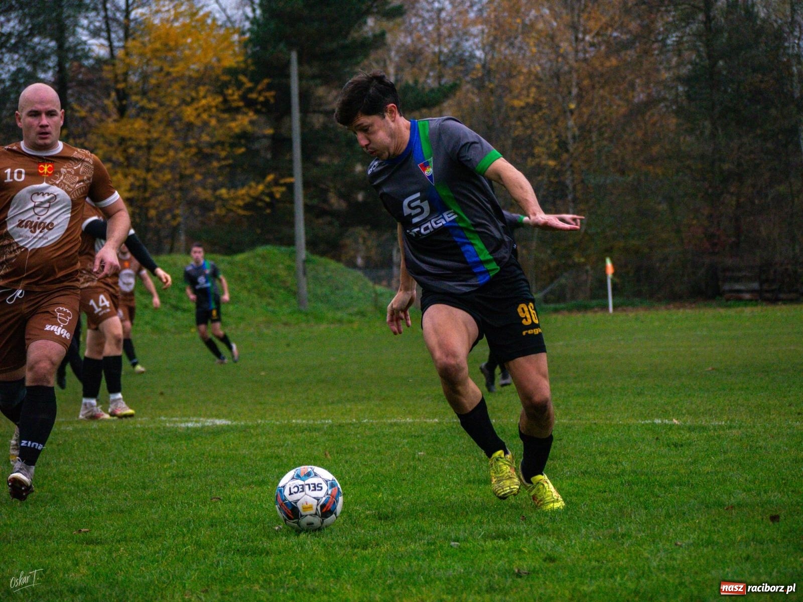 Zdjęcie w galerii na portalu naszraciborz.pl: Remontada w Górkach Śląskich. Rezerwy Zameczku odwróciły losy meczu [FOTO] wiadomości z regionu