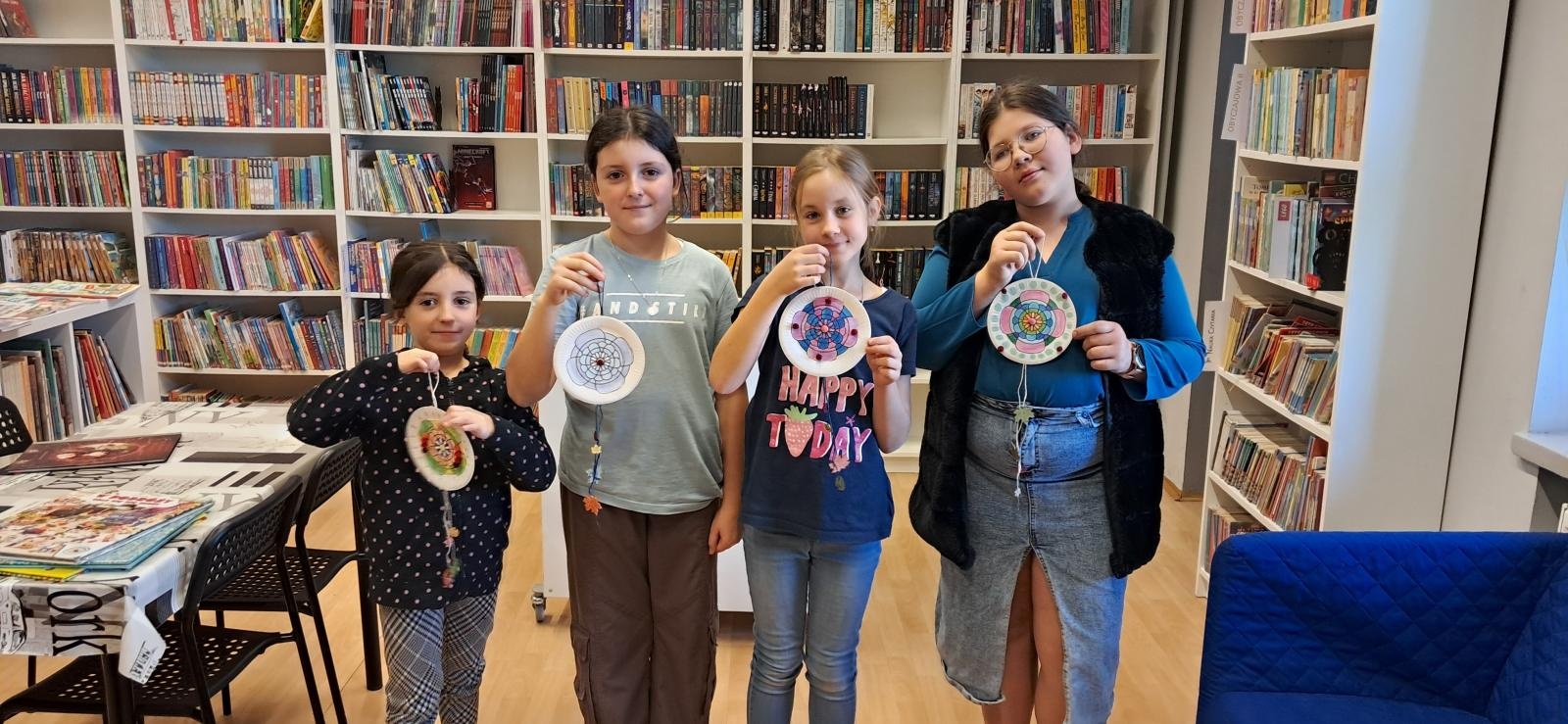 Zdjęcie w galerii na portalu naszraciborz.pl: Biblioteczne kluby polecają się na jesienną chandrę wiadomości z regionu