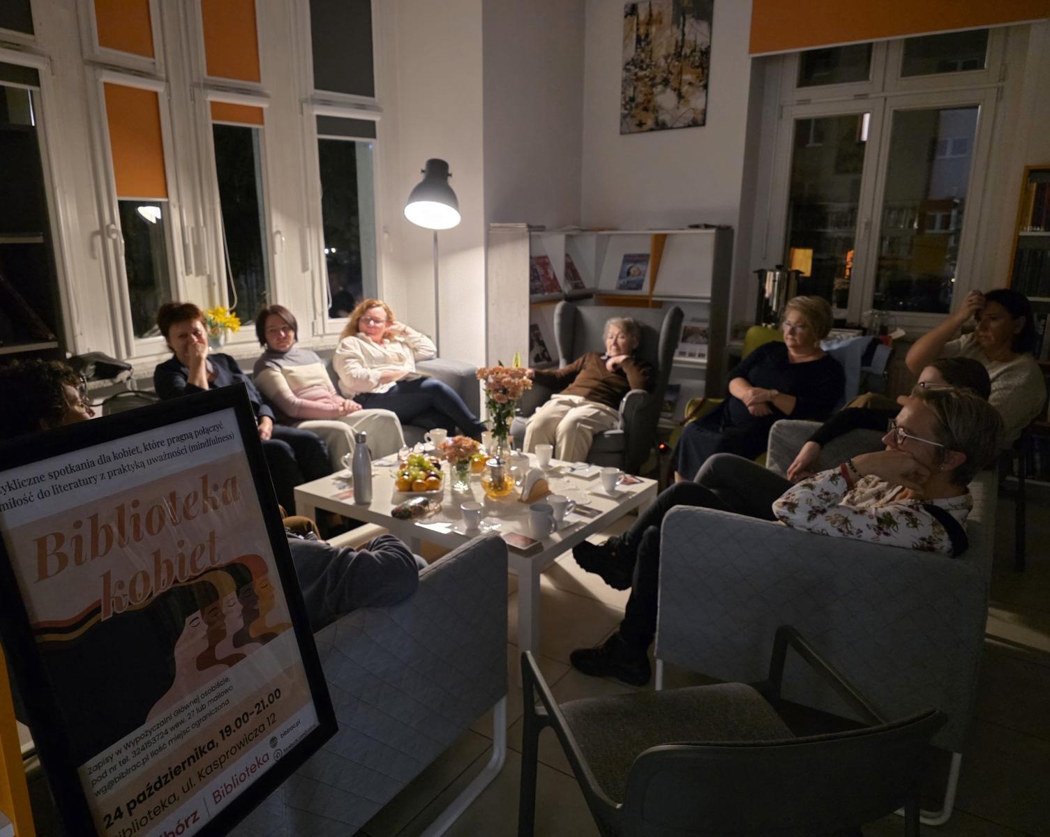 Zdjęcie w galerii na portalu naszraciborz.pl: Biblioteczne kluby polecają się na jesienną chandrę wiadomości z regionu