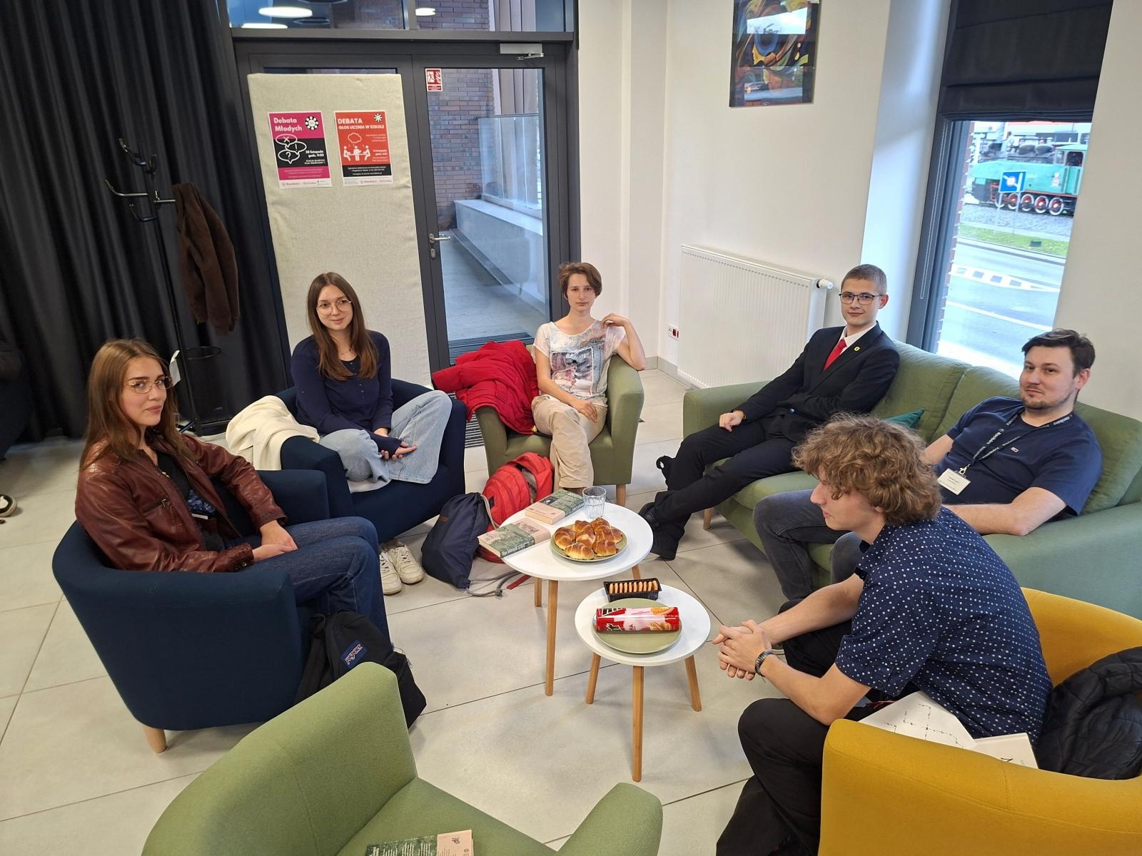 Zdjęcie w galerii na portalu naszraciborz.pl: Biblioteczne kluby polecają się na jesienną chandrę wiadomości z regionu