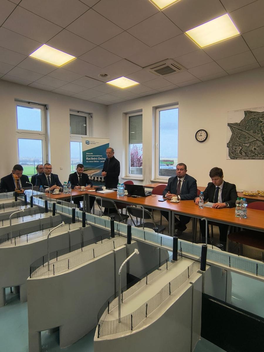 Zdjęcie w galerii na portalu naszraciborz.pl: Przedstawiciele Banku Światowego wizytowali zbiornik Racibórz i gościli na Zamku Piastowskim wiadomości z regionu