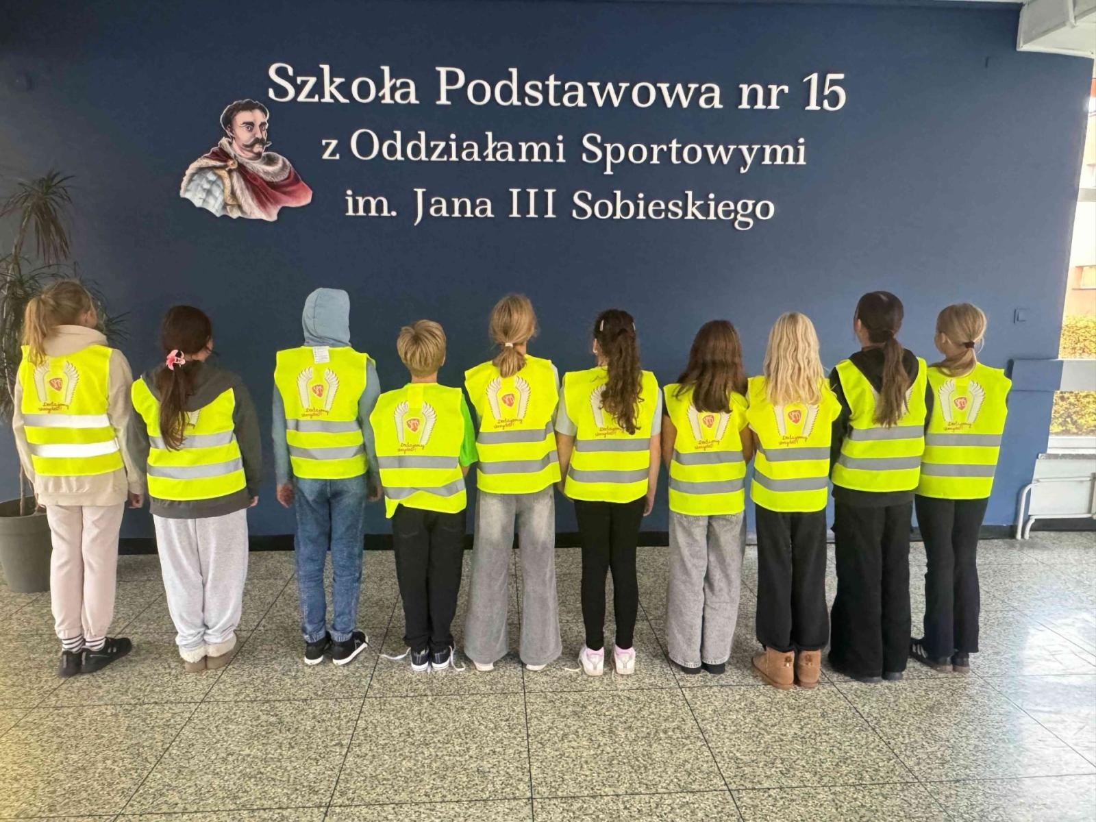 Zdjęcie w galerii na portalu naszraciborz.pl: Uczniowie z Raciborza świecą przykładem – Odblaskowa szkoła w SP 15 wiadomości z regionu