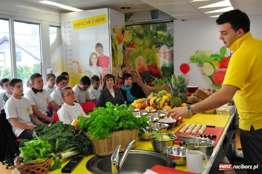 Zdjęcie w galerii na portalu naszraciborz.pl: Mobilna kuchnia w Grzegorzowicach wiadomości z regionu