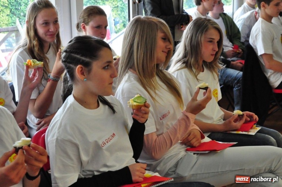 Zdjęcie w galerii na portalu naszraciborz.pl: Mobilna kuchnia w Grzegorzowicach wiadomości z regionu