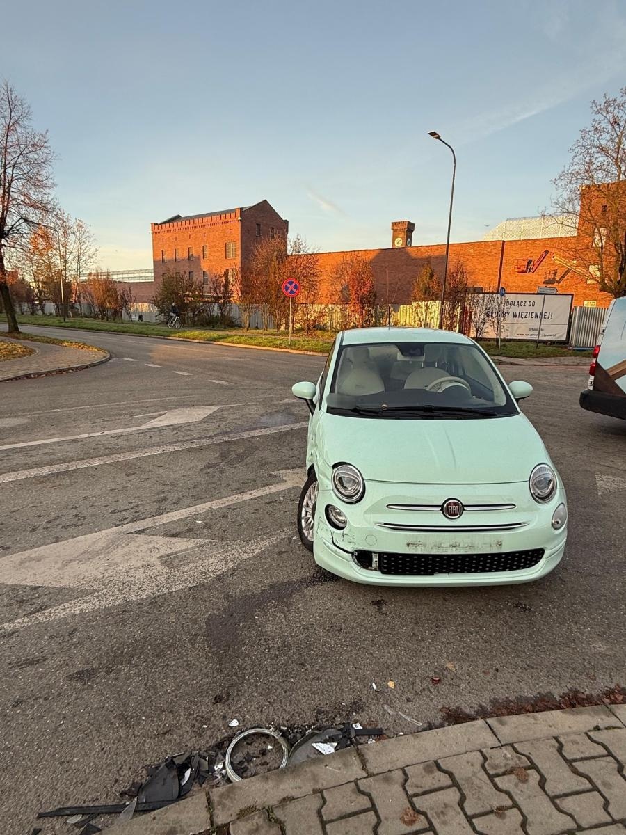 Zdjęcie w galerii na portalu naszraciborz.pl: Kolizja trzech pojazdów na skrzyżowaniu Kościuszki i Eichendorffa wiadomości z regionu