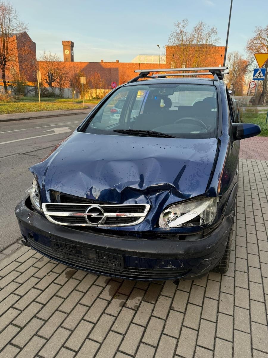 Zdjęcie w galerii na portalu naszraciborz.pl: Kolizja trzech pojazdów na skrzyżowaniu Kościuszki i Eichendorffa wiadomości z regionu