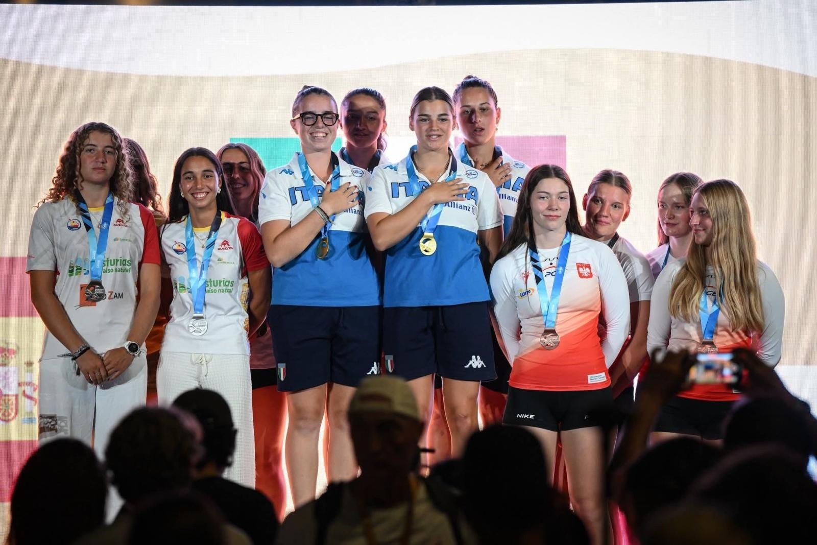 Zdjęcie w galerii na portalu naszraciborz.pl: Historyczny sukces zawodniczek RTW Racibórz na Mistrzostwach Świata SUP 2025 wiadomości z regionu