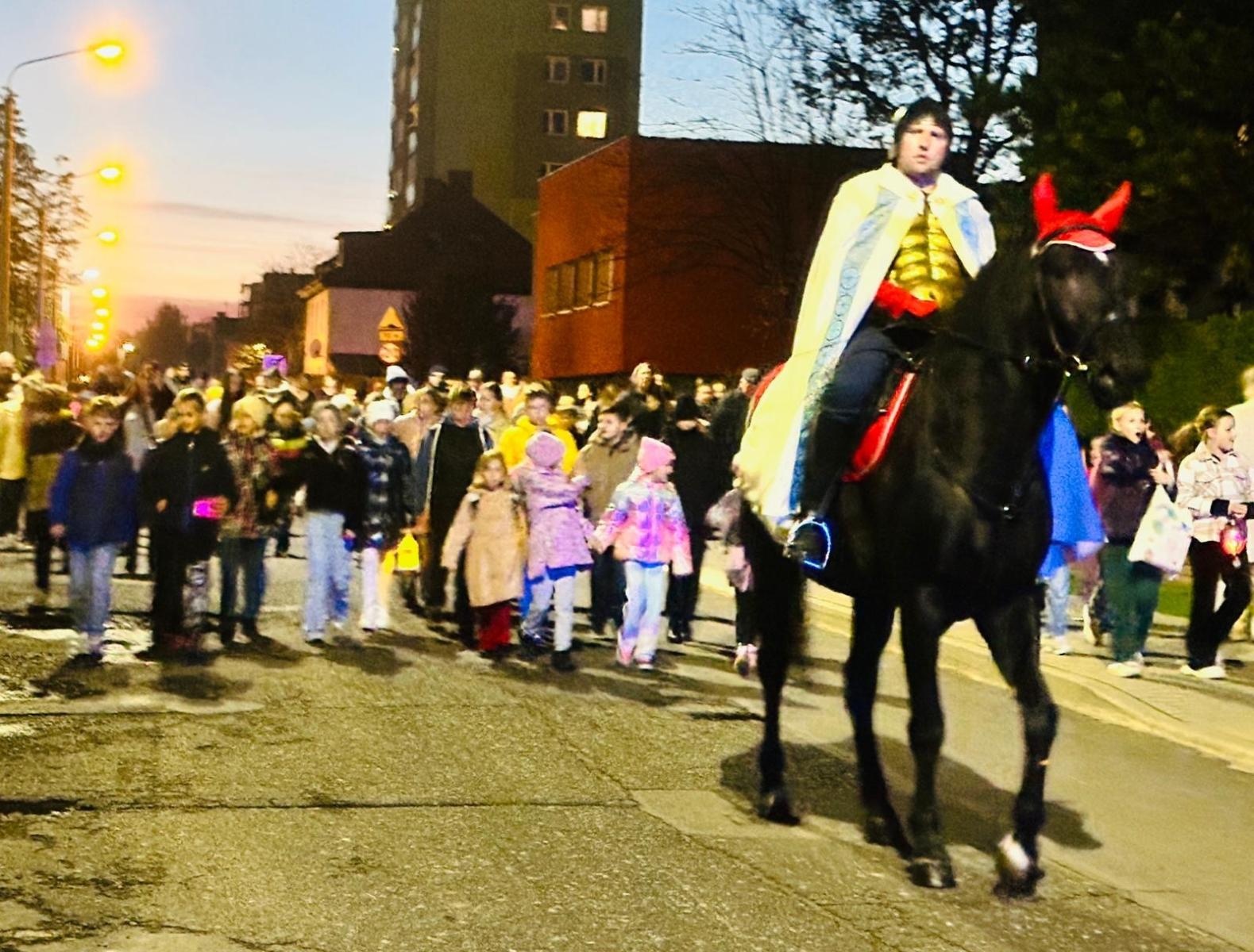 Zdjęcie w galerii na portalu naszraciborz.pl: Święty Marcin zawitał na Ostróg wiadomości z regionu