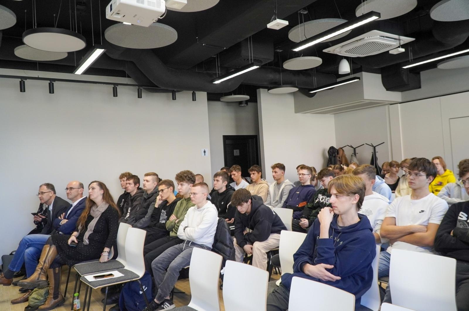 Zdjęcie w galerii na portalu naszraciborz.pl: Wspólne działania na rzecz adaptacji Raciborza do zmian klimatycznych –  dyskusja w Urban Labie wiadomości z regionu