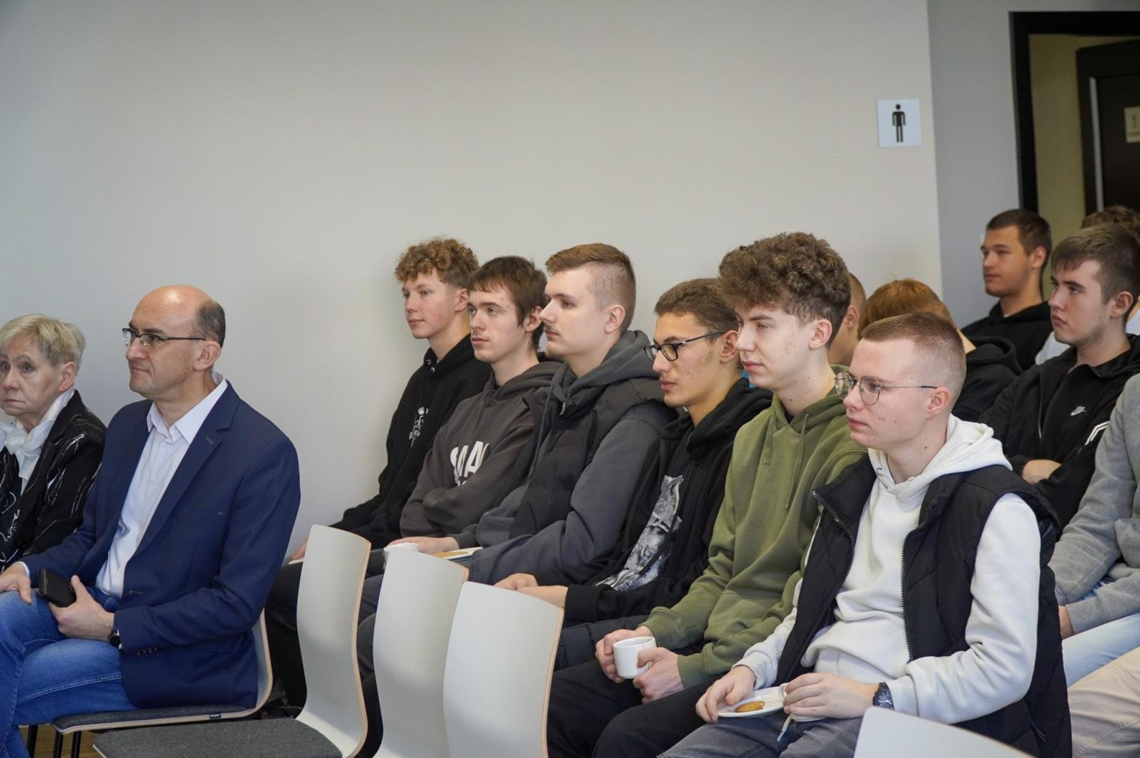 Zdjęcie w galerii na portalu naszraciborz.pl: Wspólne działania na rzecz adaptacji Raciborza do zmian klimatycznych –  dyskusja w Urban Labie wiadomości z regionu