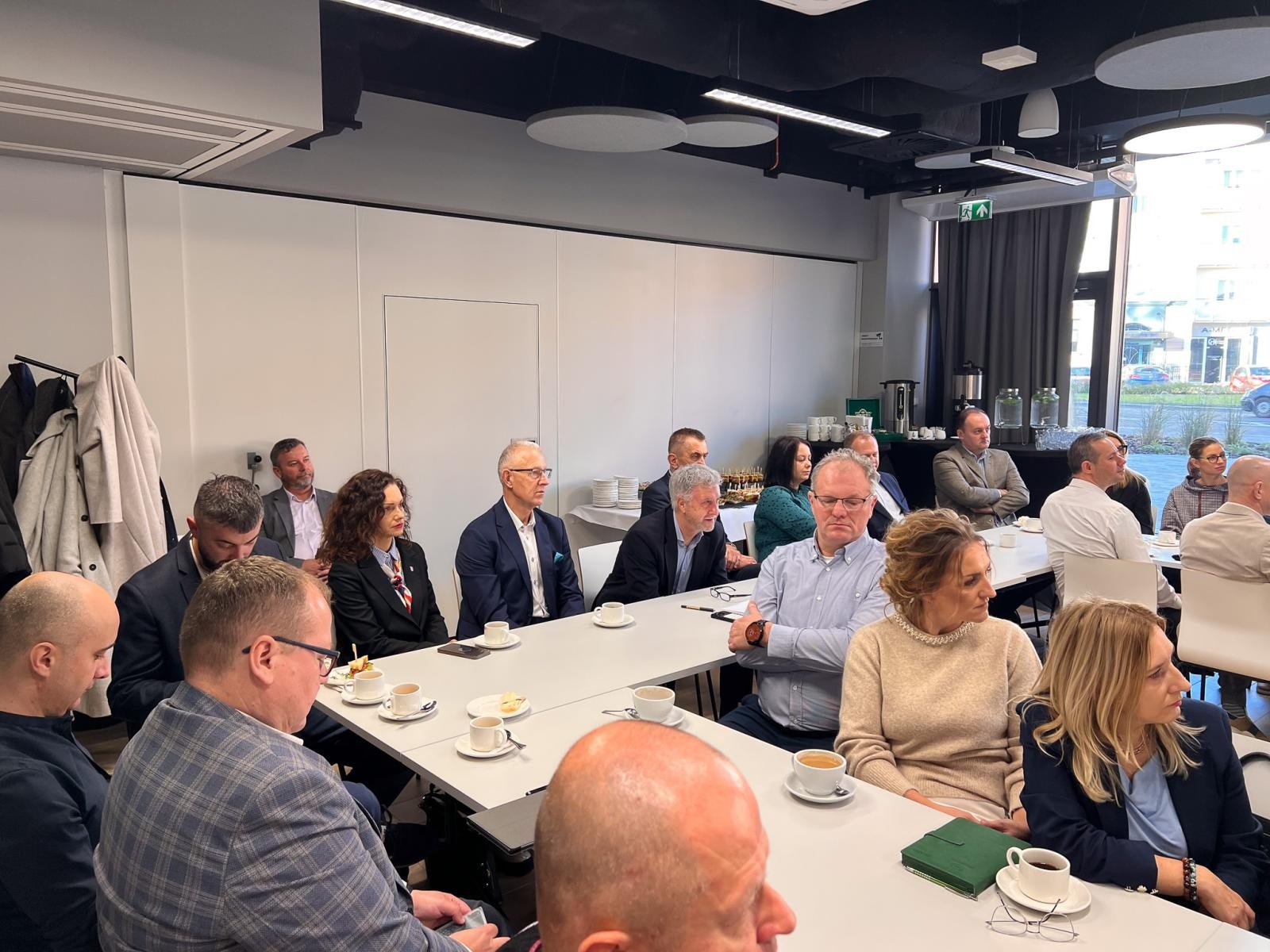 Zdjęcie w galerii na portalu naszraciborz.pl: Czy grozi nam plajta? To pytanie padło na spotkaniu prezydenta z przedsiębiorcami wiadomości z regionu