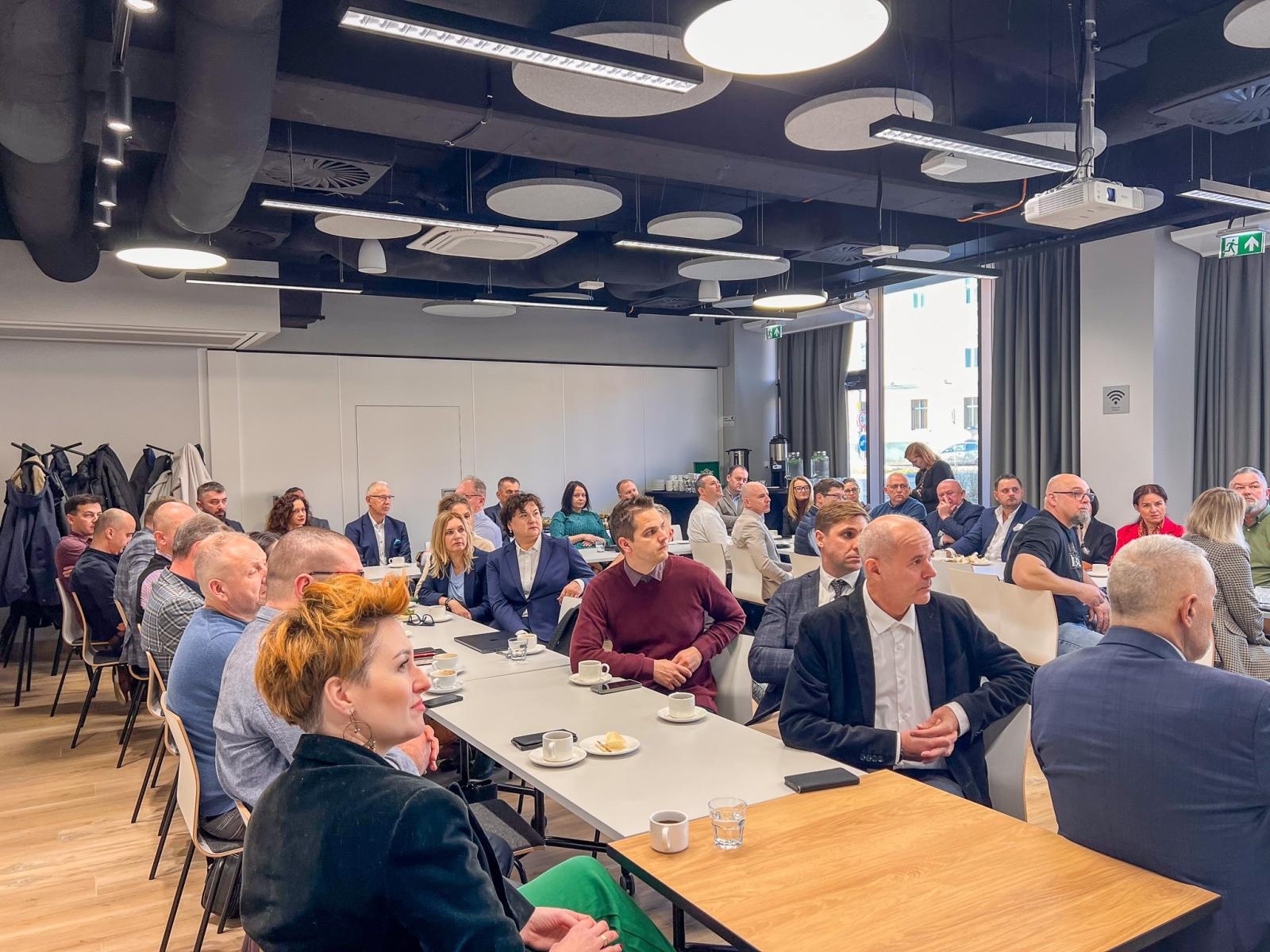 Zdjęcie w galerii na portalu naszraciborz.pl: Czy grozi nam plajta? To pytanie padło na spotkaniu prezydenta z przedsiębiorcami wiadomości z regionu