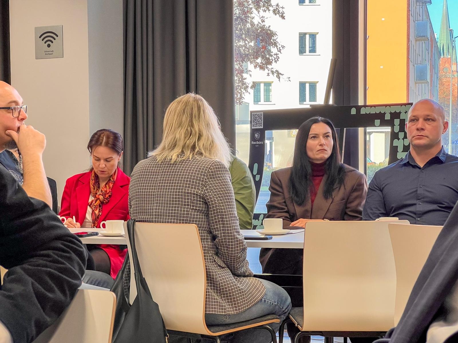 Zdjęcie w galerii na portalu naszraciborz.pl: Czy grozi nam plajta? To pytanie padło na spotkaniu prezydenta z przedsiębiorcami wiadomości z regionu