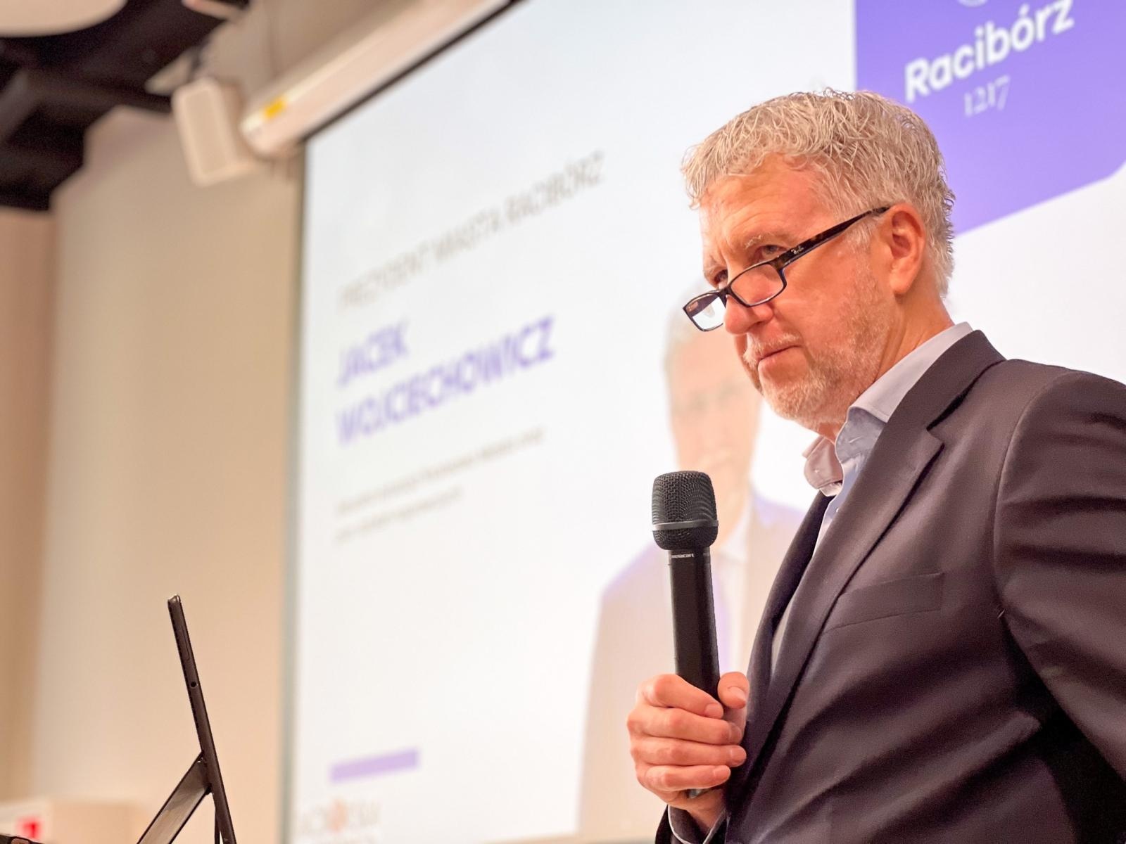 Zdjęcie w galerii na portalu naszraciborz.pl: Czy grozi nam plajta? To pytanie padło na spotkaniu prezydenta z przedsiębiorcami wiadomości z regionu