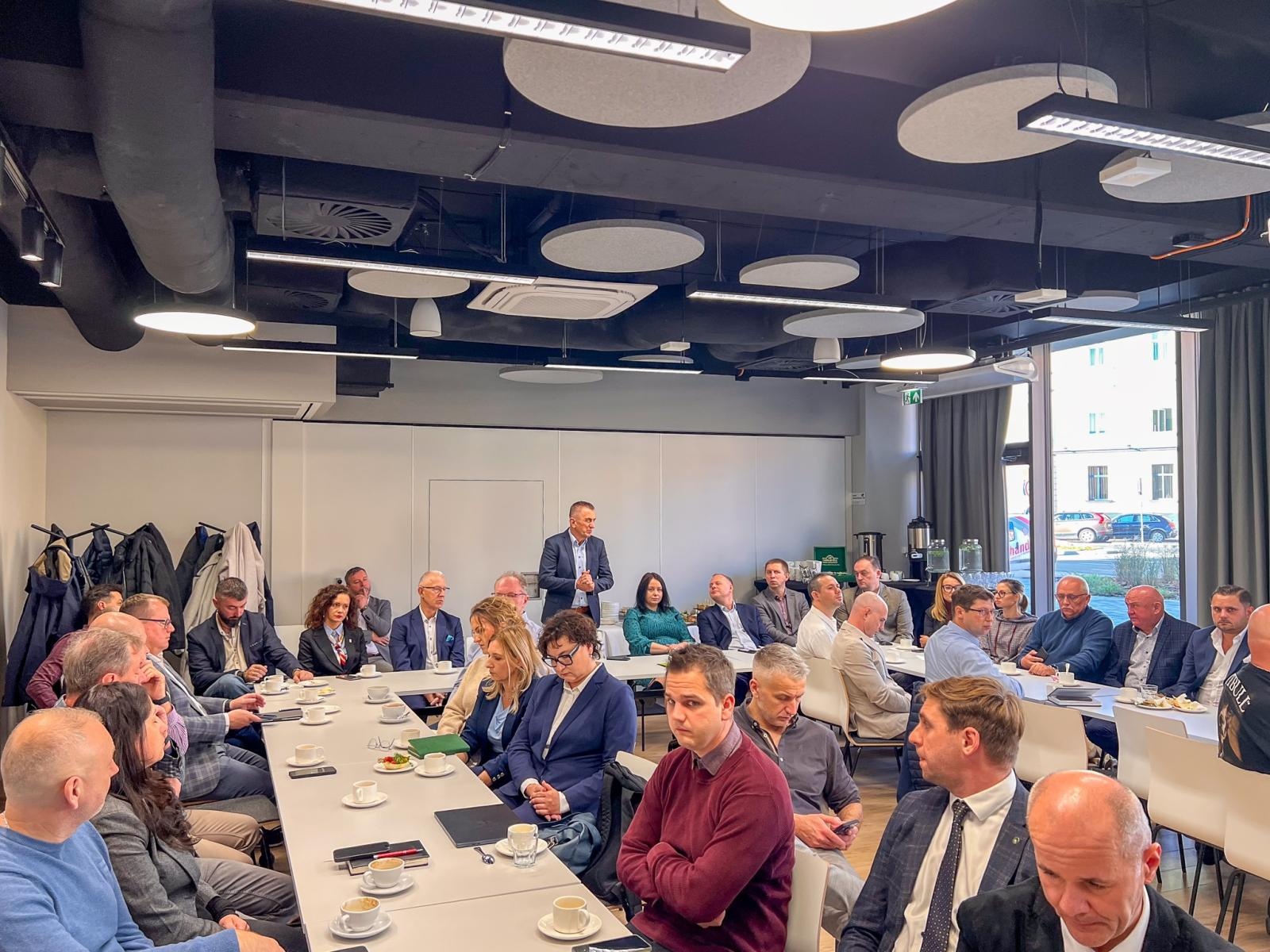 Zdjęcie w galerii na portalu naszraciborz.pl: Czy grozi nam plajta? To pytanie padło na spotkaniu prezydenta z przedsiębiorcami wiadomości z regionu