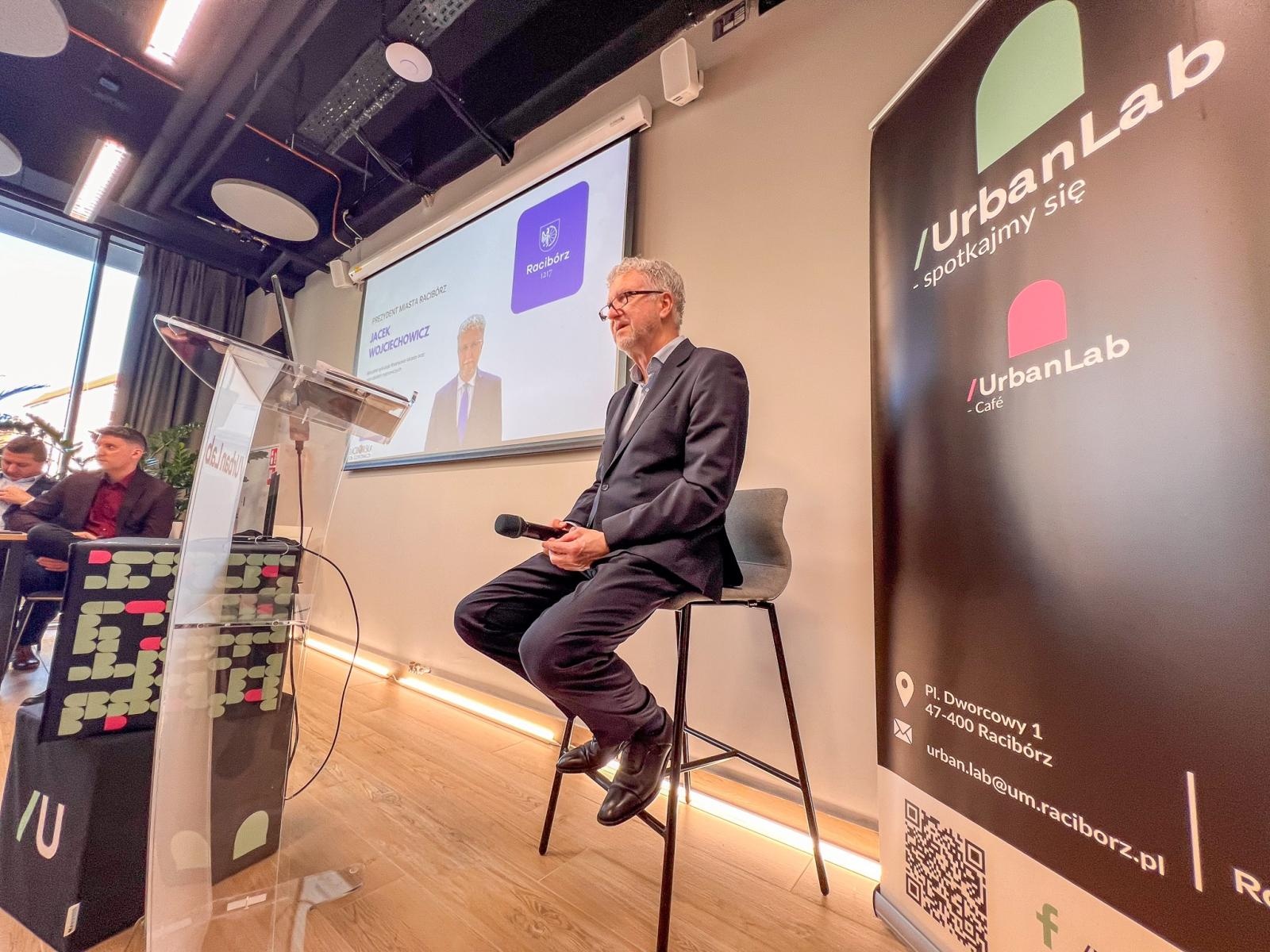 Zdjęcie w galerii na portalu naszraciborz.pl: Czy grozi nam plajta? To pytanie padło na spotkaniu prezydenta z przedsiębiorcami wiadomości z regionu