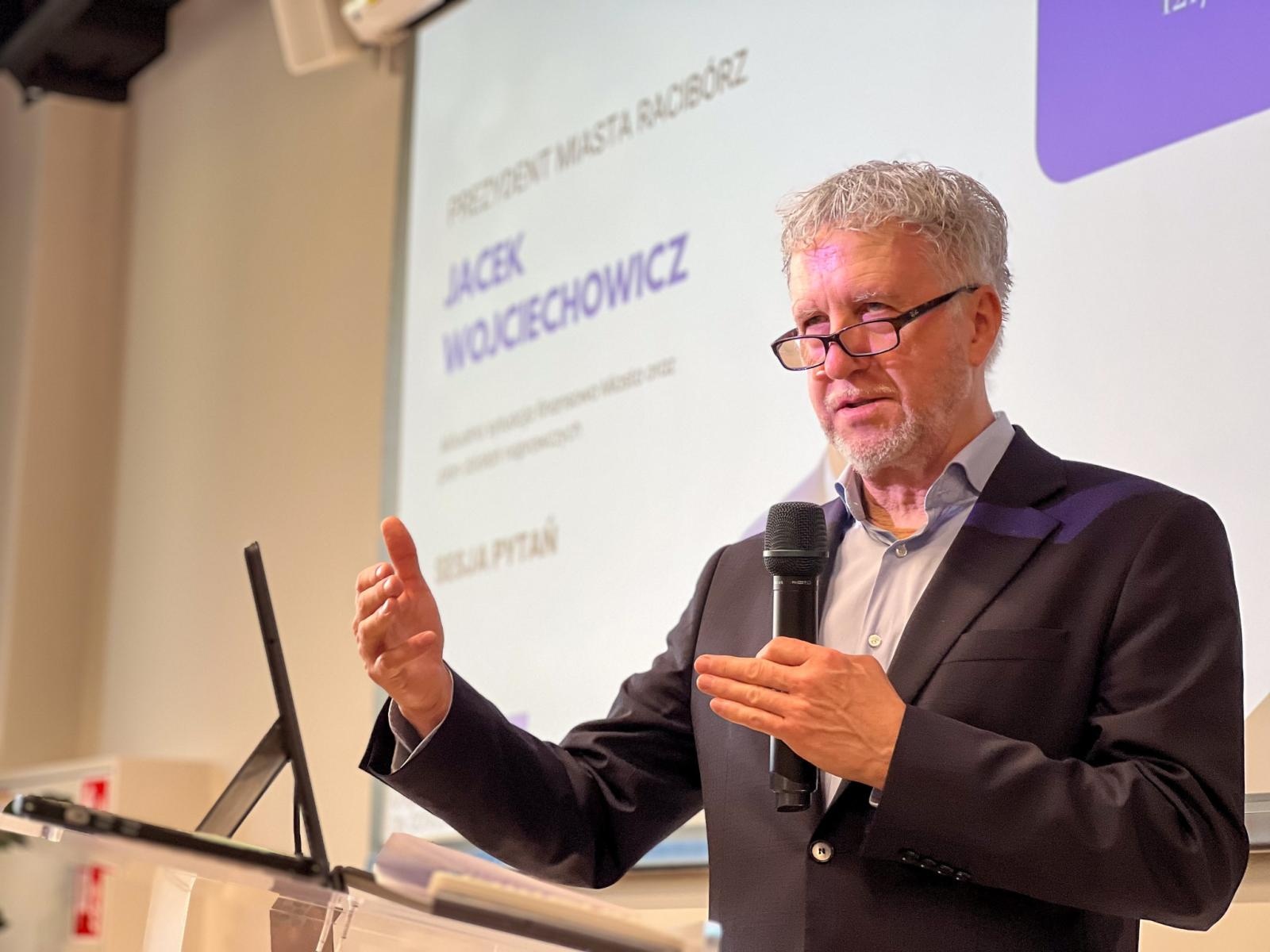 Zdjęcie w galerii na portalu naszraciborz.pl: Czy grozi nam plajta? To pytanie padło na spotkaniu prezydenta z przedsiębiorcami wiadomości z regionu