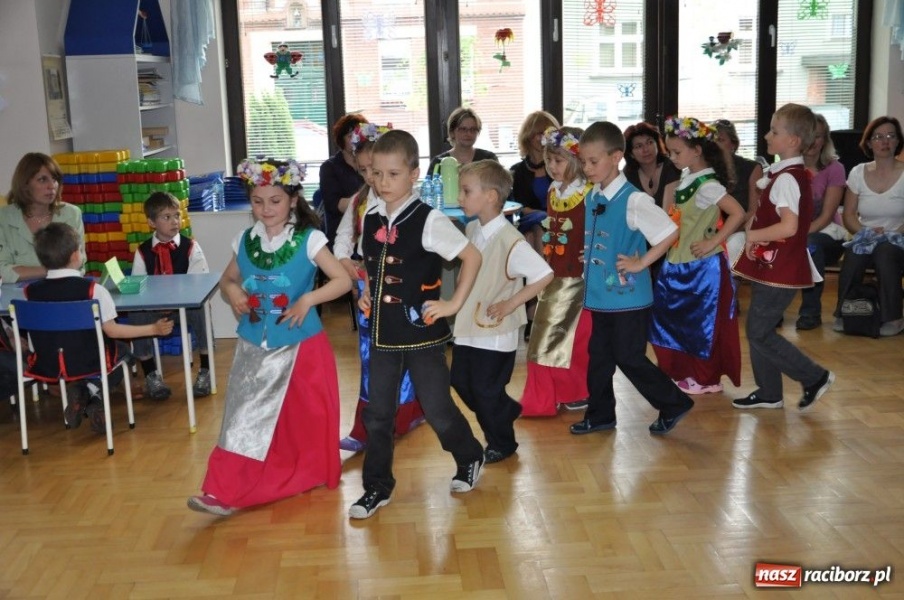 Zdjęcie w galerii na portalu naszraciborz.pl: Przedszkolaki znają swoje miasto wiadomości z regionu