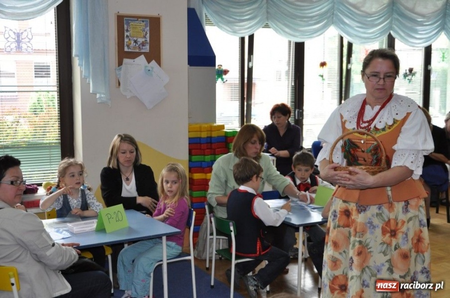 Zdjęcie w galerii na portalu naszraciborz.pl: Przedszkolaki znają swoje miasto wiadomości z regionu