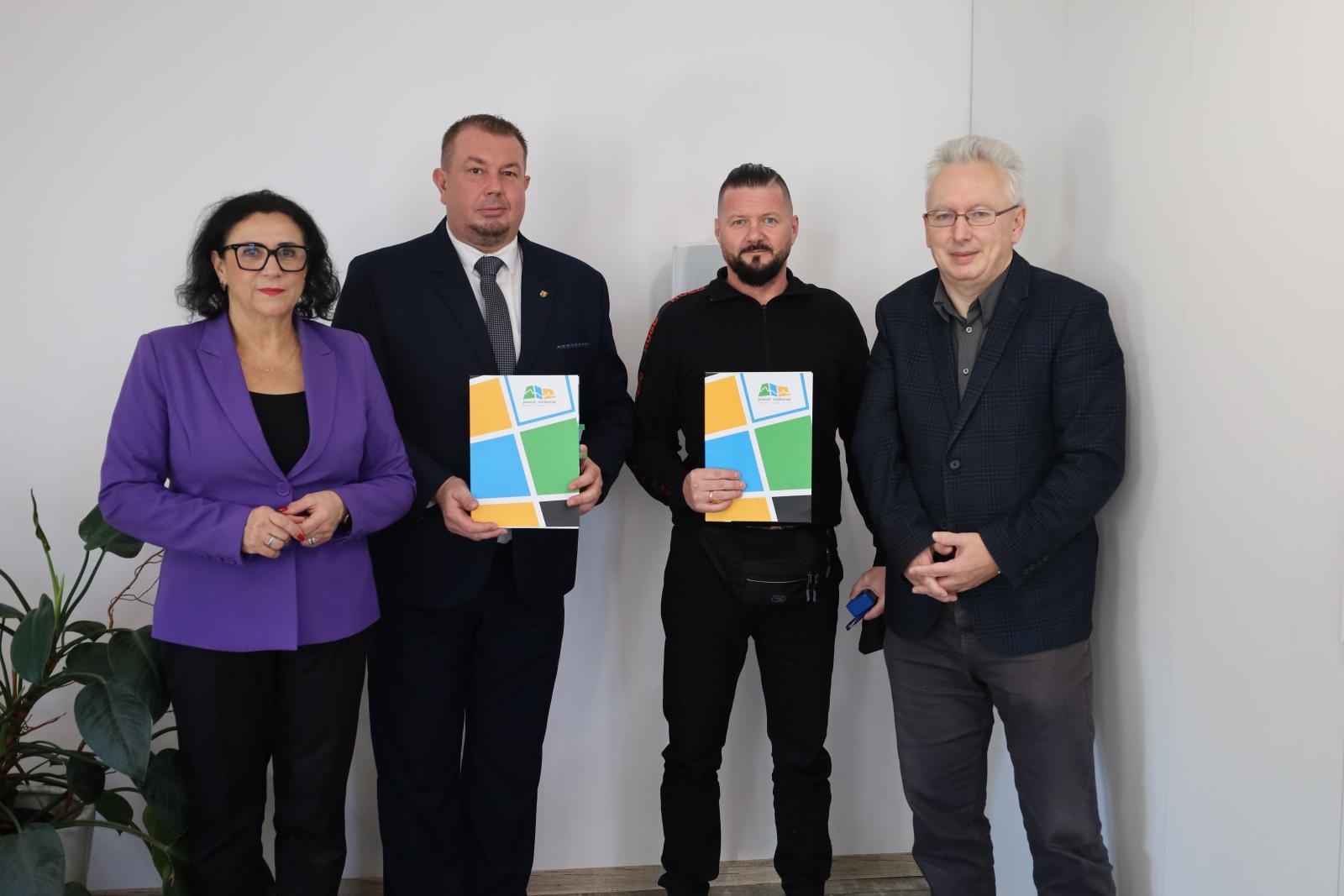 Zdjęcie w galerii na portalu naszraciborz.pl: Kolejna inwestycja w rozwój szkolnictwa branżowego w powiecie raciborskim wiadomości z regionu