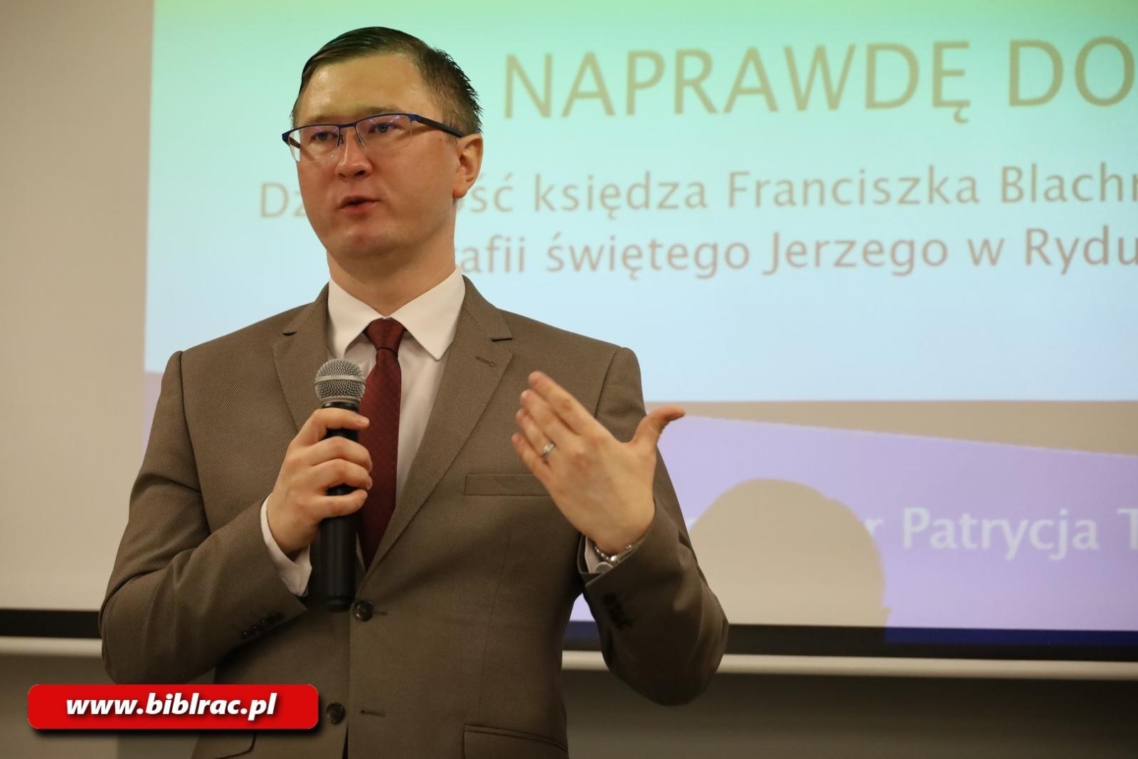 Zdjęcie w galerii na portalu naszraciborz.pl: Był naprawdę dobry - wykład o księdzu Franciszku Blachnickim w bibliotece  wiadomości z regionu