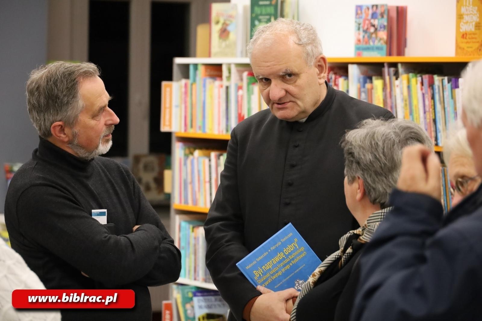 Zdjęcie w galerii na portalu naszraciborz.pl: Był naprawdę dobry - wykład o księdzu Franciszku Blachnickim w bibliotece  wiadomości z regionu