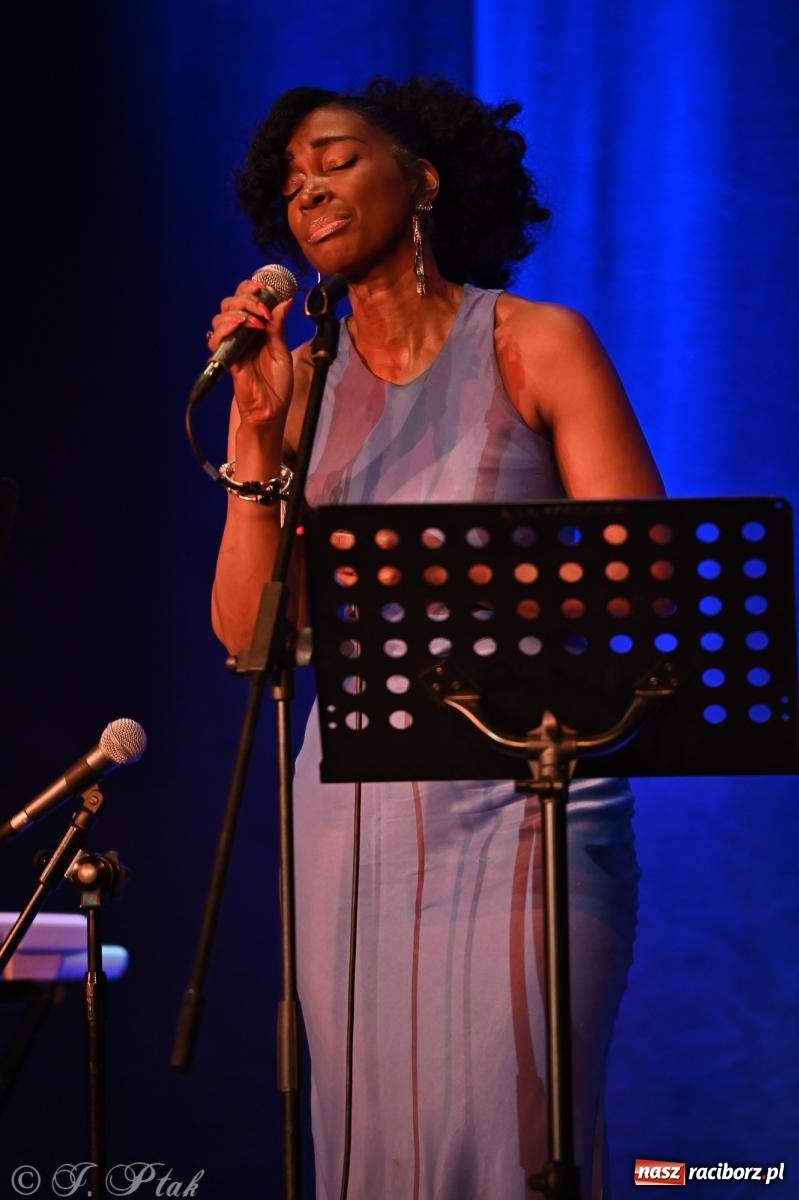 Zdjęcie w galerii na portalu naszraciborz.pl: SIESTA & MILAGRO – niezapomniany wieczór z Marcinem Kydryńskim i muzyką kubańską wiadomości z regionu