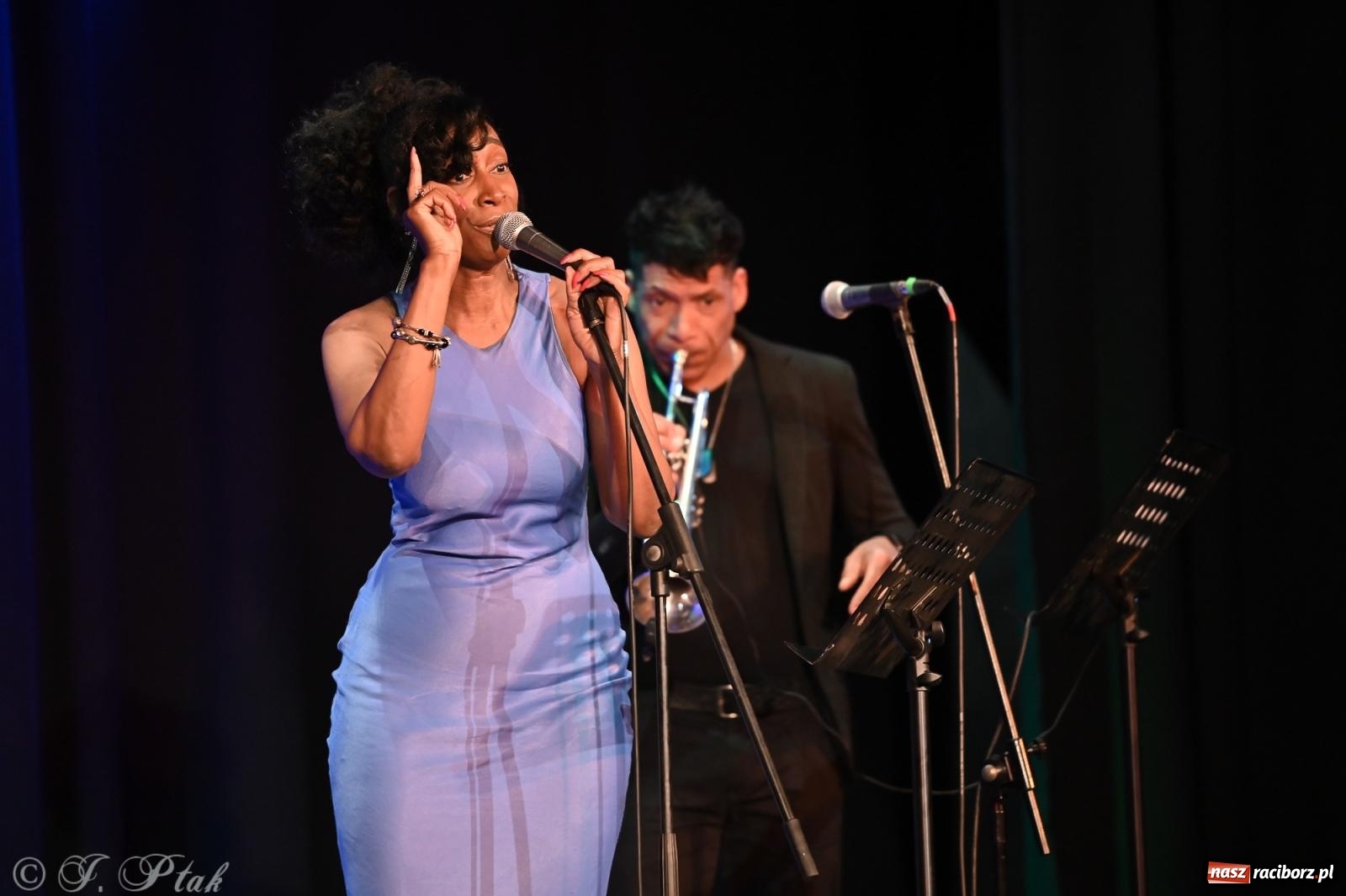 Zdjęcie w galerii na portalu naszraciborz.pl: SIESTA & MILAGRO – niezapomniany wieczór z Marcinem Kydryńskim i muzyką kubańską wiadomości z regionu