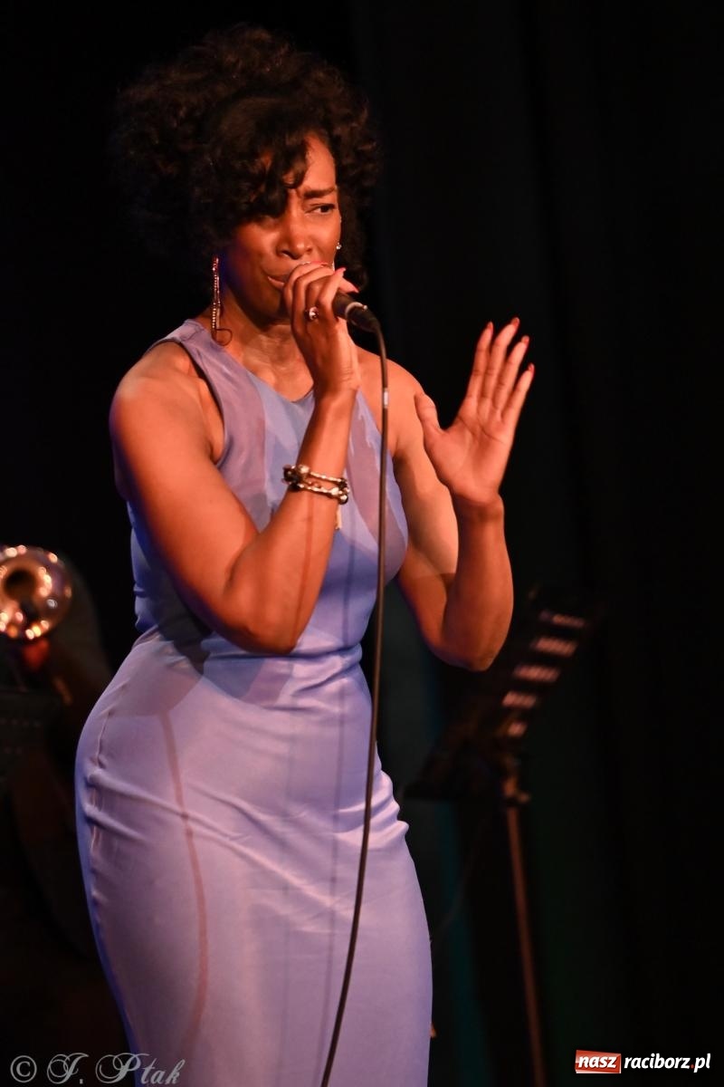 Zdjęcie w galerii na portalu naszraciborz.pl: SIESTA & MILAGRO – niezapomniany wieczór z Marcinem Kydryńskim i muzyką kubańską wiadomości z regionu