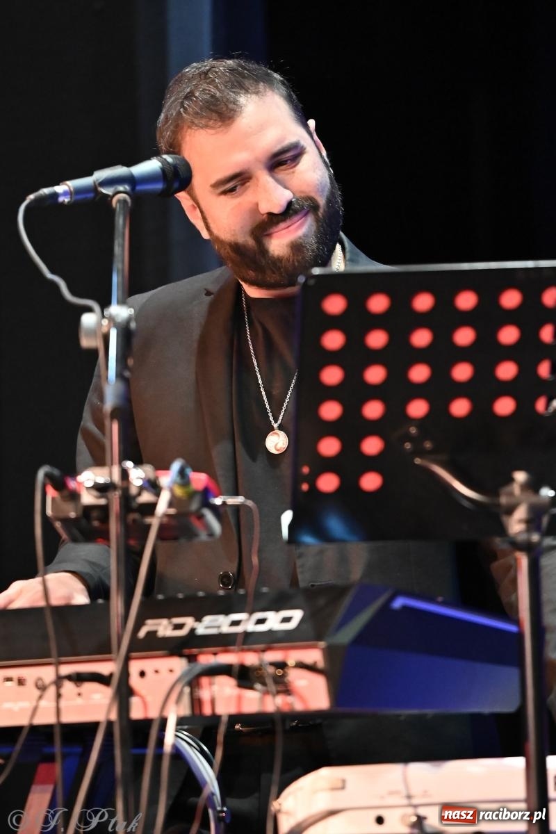 Zdjęcie w galerii na portalu naszraciborz.pl: SIESTA & MILAGRO – niezapomniany wieczór z Marcinem Kydryńskim i muzyką kubańską wiadomości z regionu